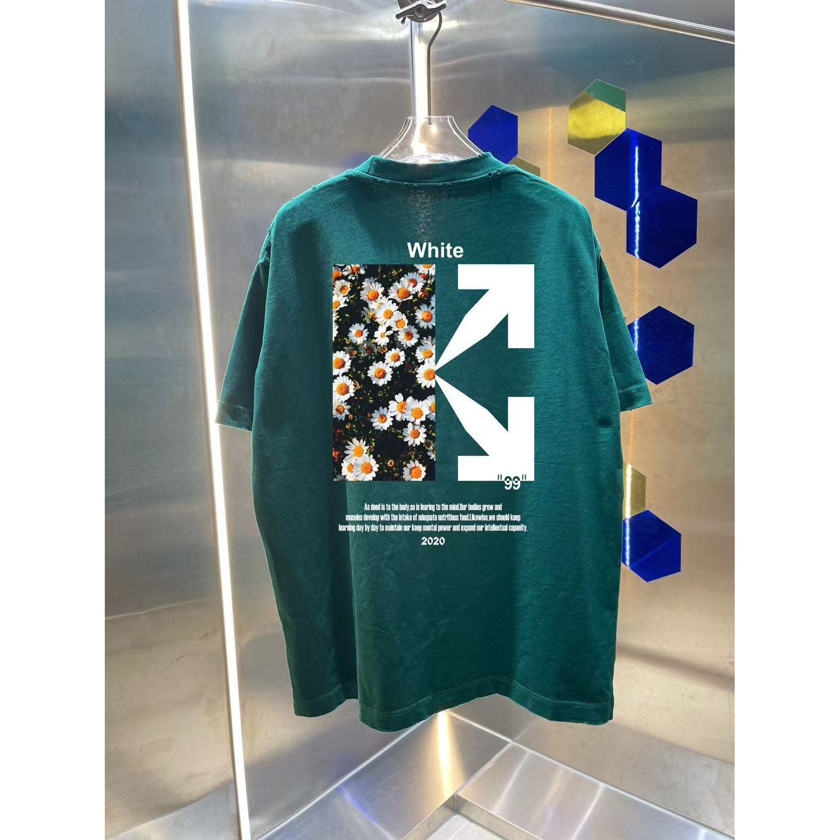 <p>OFF-white 洗水磨破短袖T恤(洗水綠)</p>