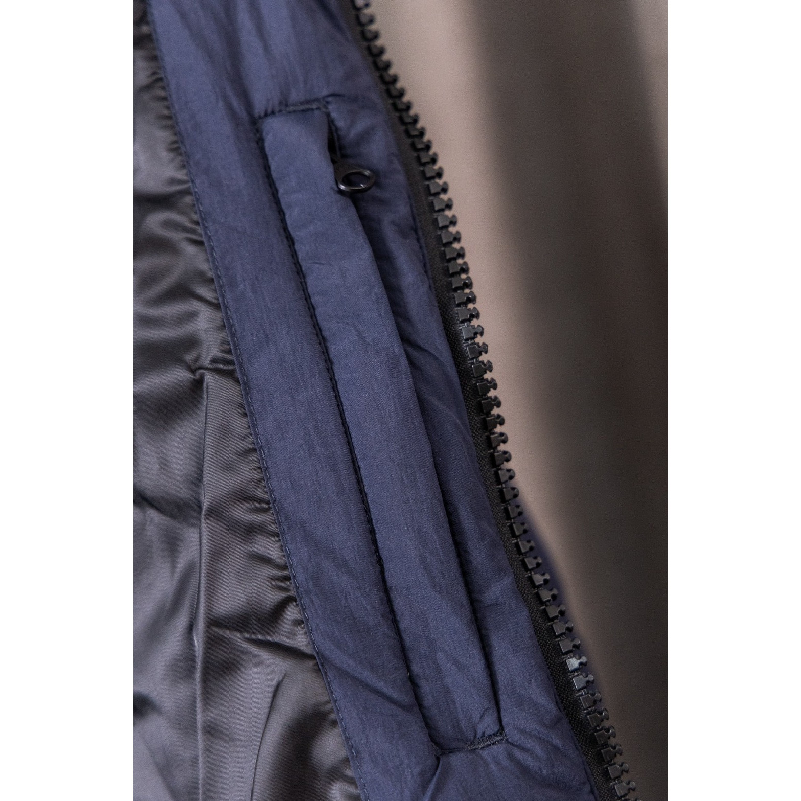 <p>Canada Goose Lawrence 系列2802立领羽绒服(军绿)</p>