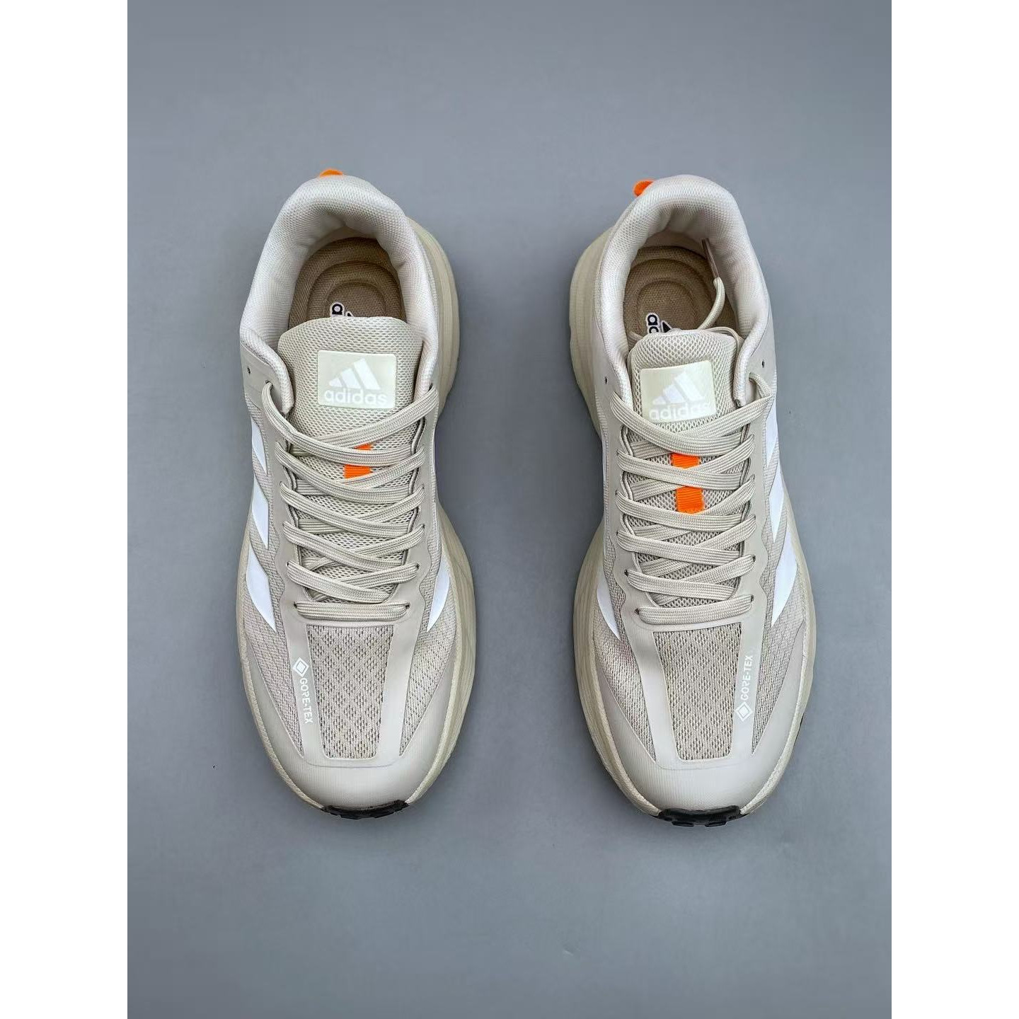 <p>Adidas TERREX FREEHIKR SL GTX 徒步鞋&nbsp;</p>