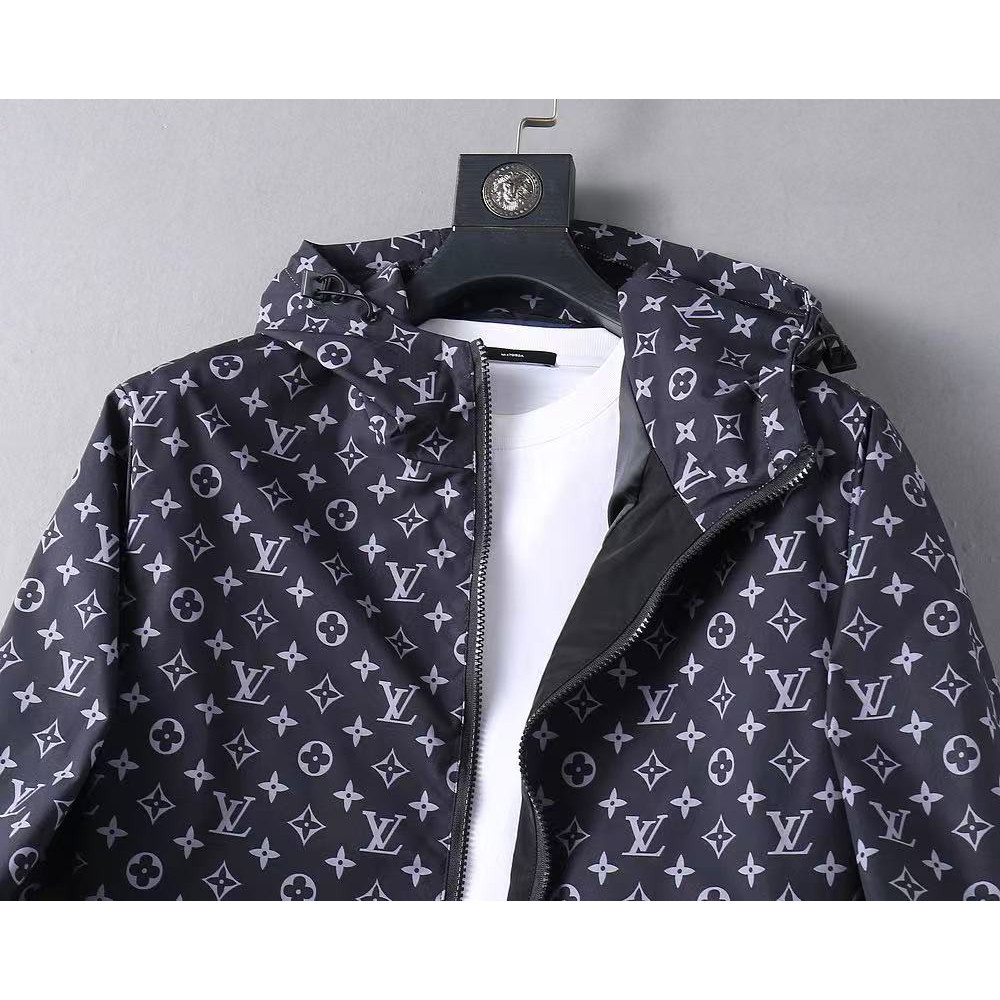 <p>LV 男士夹克外套(紫)</p>