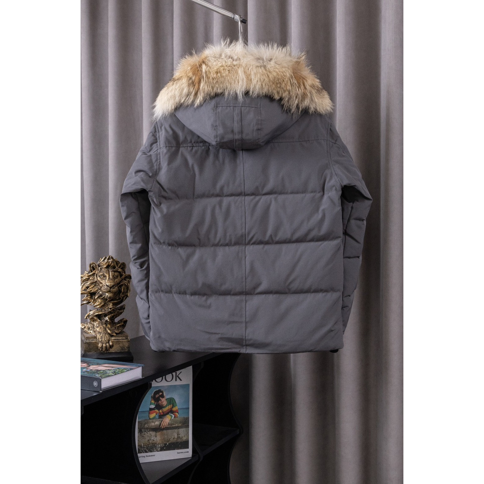 <p>Canada Goose 顶级狼毛Wyndham 2048M &nbsp;29款 系列派克大衣羽绒服(灰色黑标)</p>
