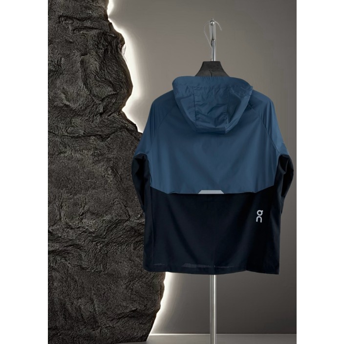 <p>On Weather Jacket Insulated 輕量外套</p>