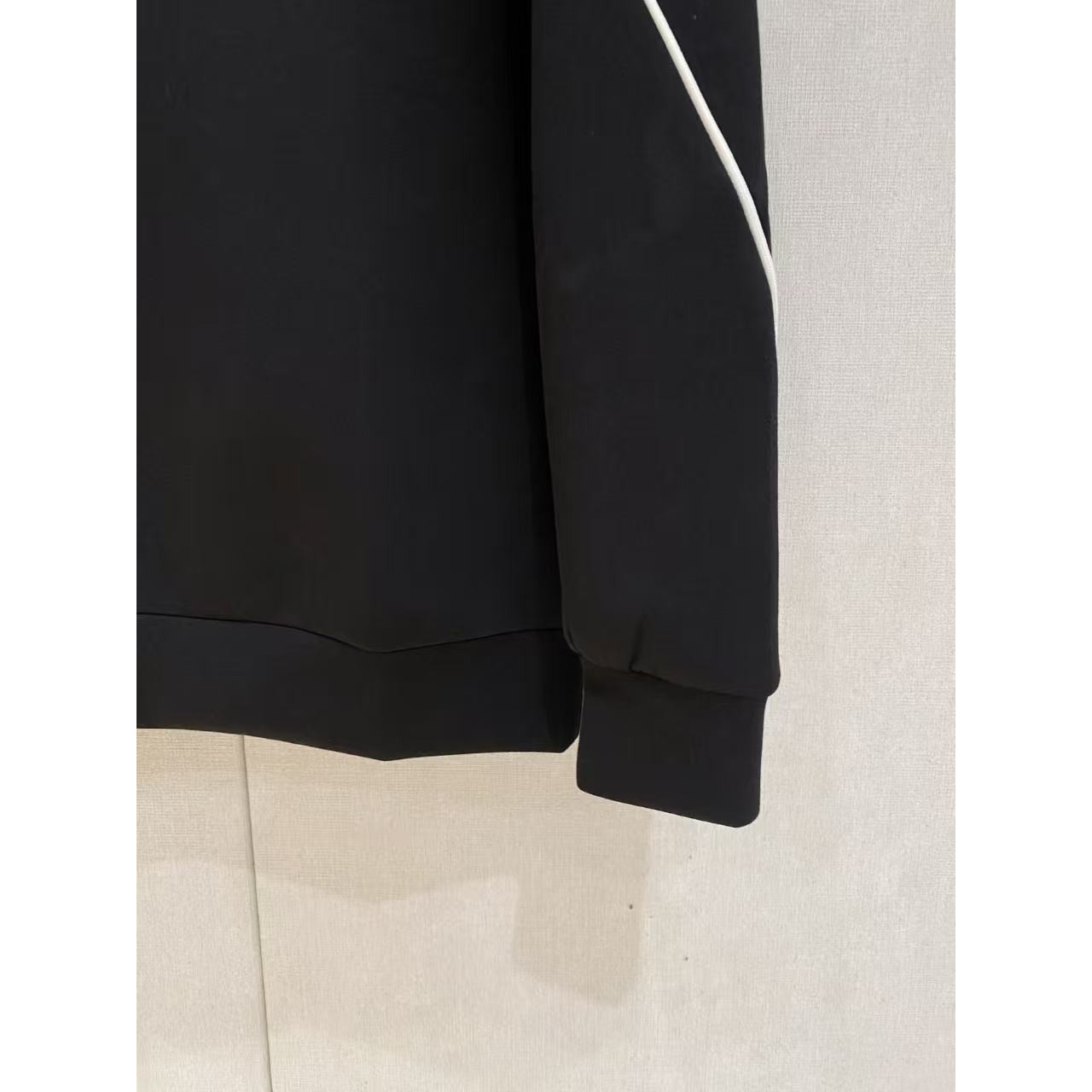 <p>DIOR 太空棉卫衣(黑)</p>