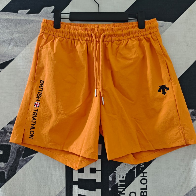 <p>DESCENTE 運動速乾短褲</p>