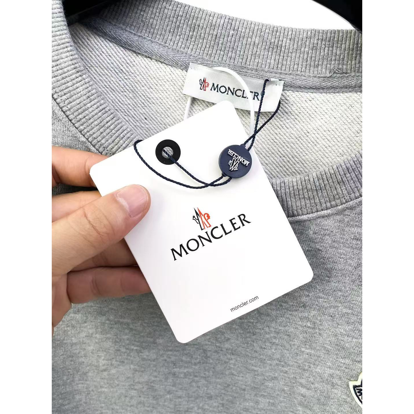<p>MONCLER 圆领卫衣(灰)</p>