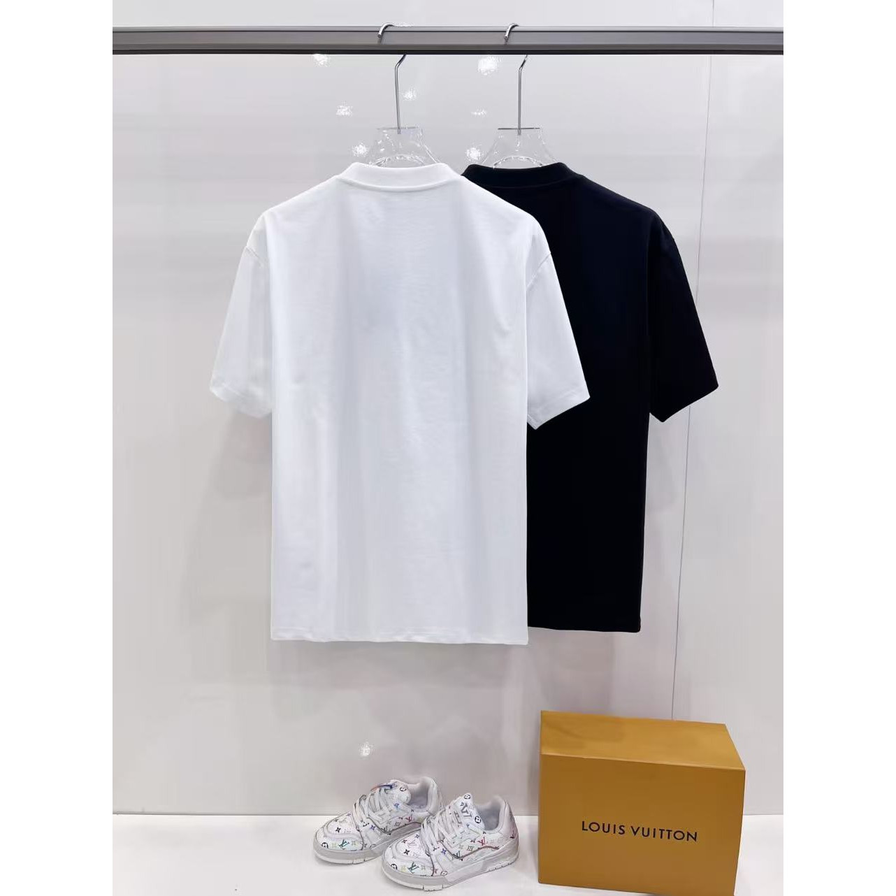 <p>CHANEL 短袖T恤(黑)</p>
