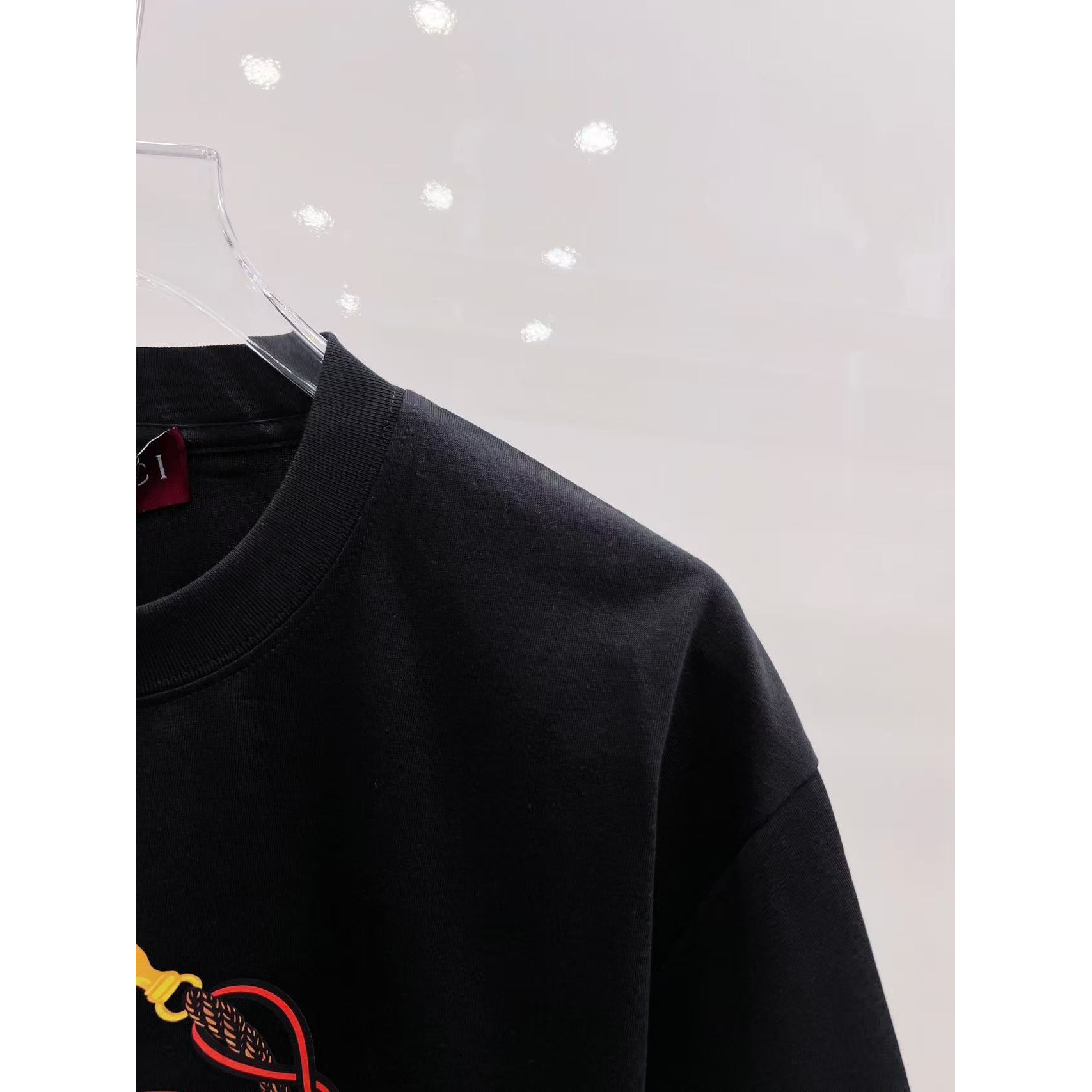 <p>Gucci 纯棉短袖T恤(黑)</p>