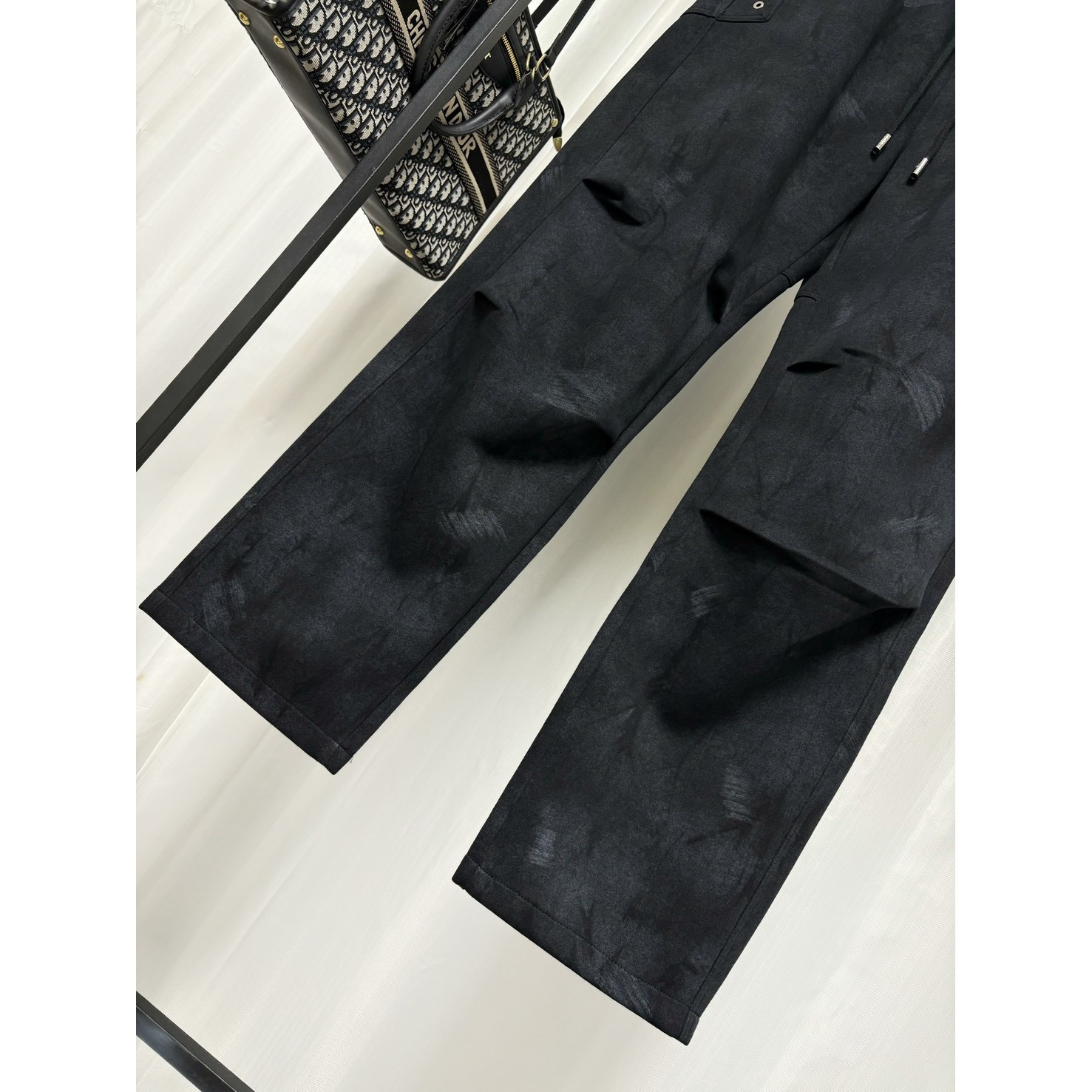 <p>Dior 休闲长裤(黑)</p>