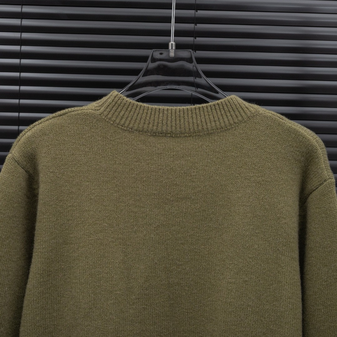 <p>BURBERRY&nbsp;战马 LOGO长袖毛衣(綠)</p>