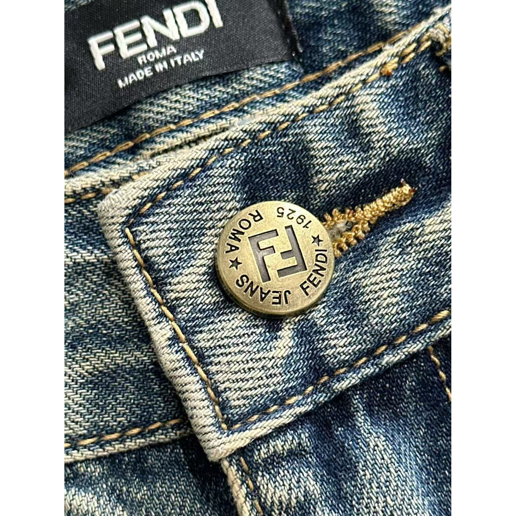 <p>FENDI 四季款经典牛仔裤直筒长裤(藍)</p>