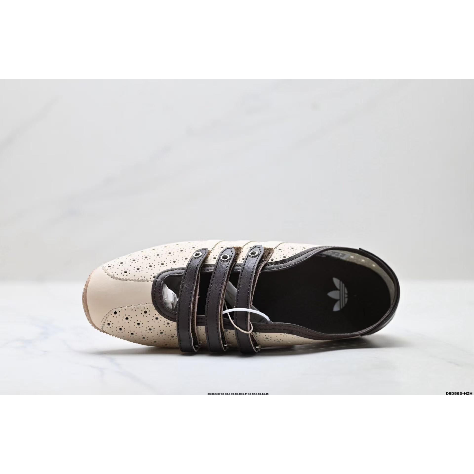 <p>Adidas Originals Anfu Trainers 玛丽珍鞋(卡其)</p>