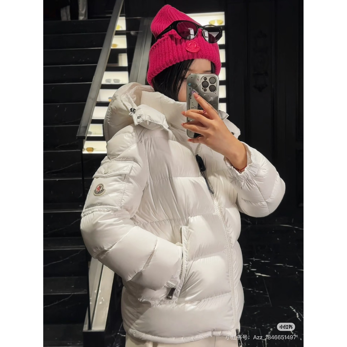 <p>Moncler 羽绒服 (白)</p>