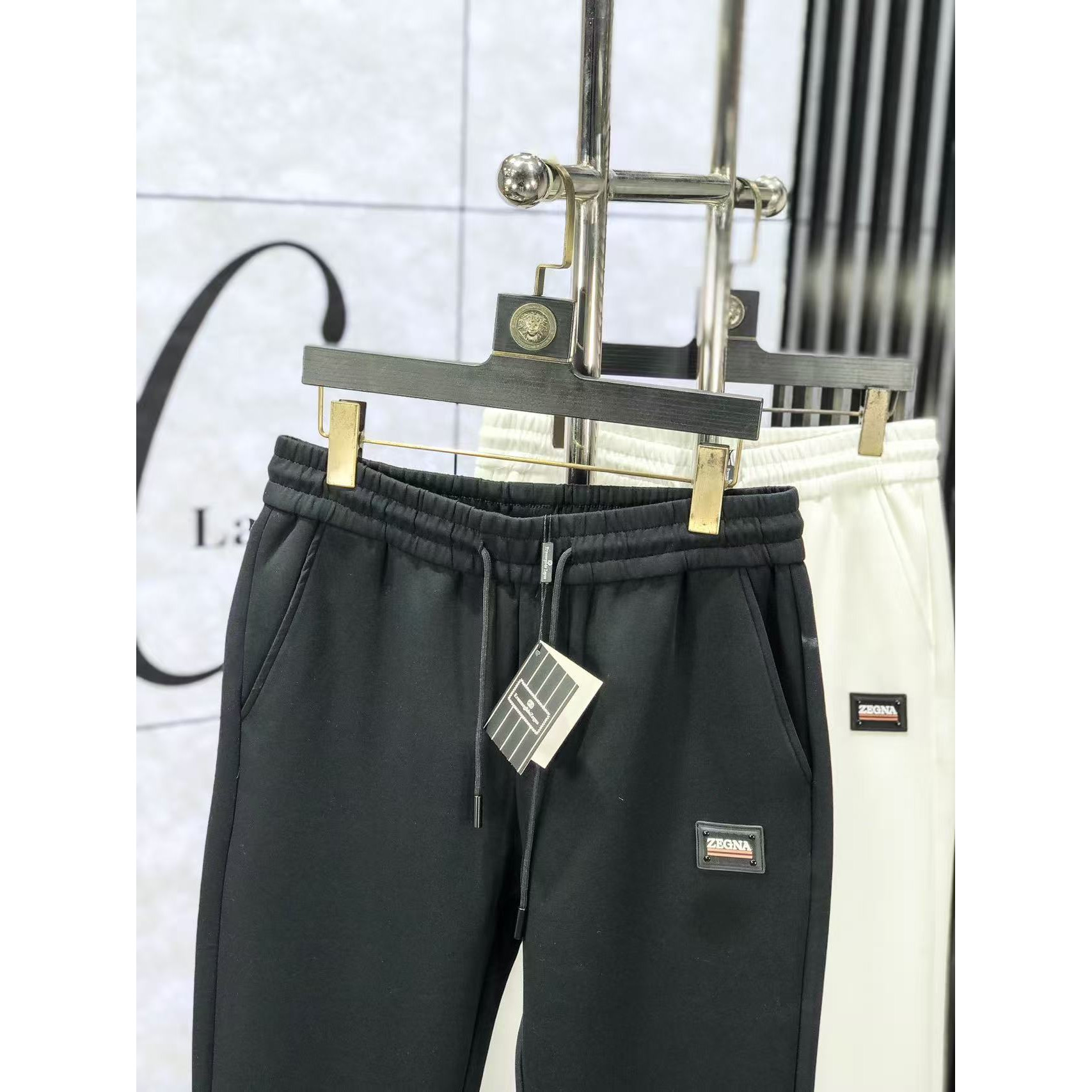 <p>Ermenegildo Zegna&nbsp;高品质时尚休闲裤(782949)</p>