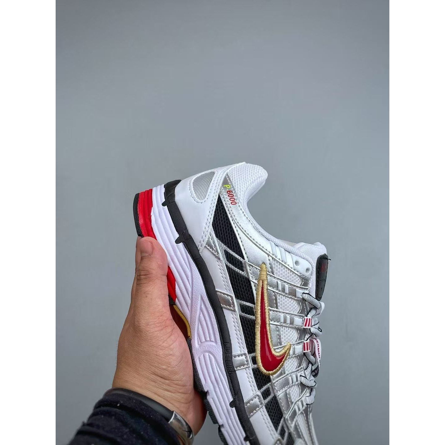 <p>Nike P-6000 &nbsp;复古休闲运动老爹鞋 (102)</p>