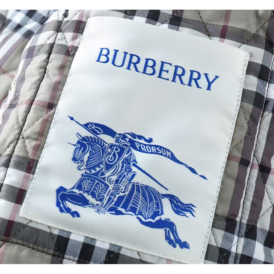 <p>BURBERRY 加厚棉服外套(黑)</p>