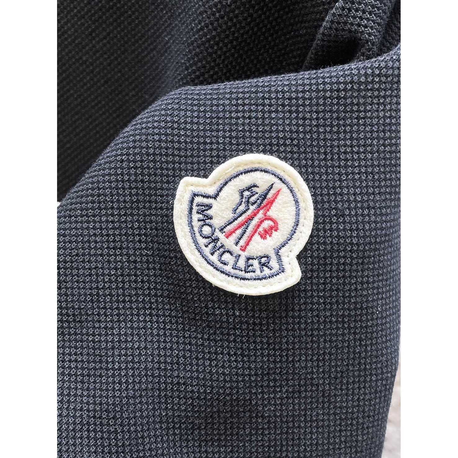 <p>MONCLER&nbsp;短袖翻领polo衫(黑)</p>