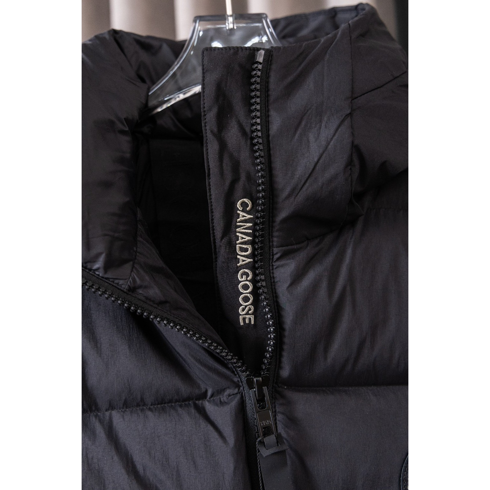 <p>Canada Goose Junction系列连帽羽绒服(欧阳娜娜二代)(黑色)</p>