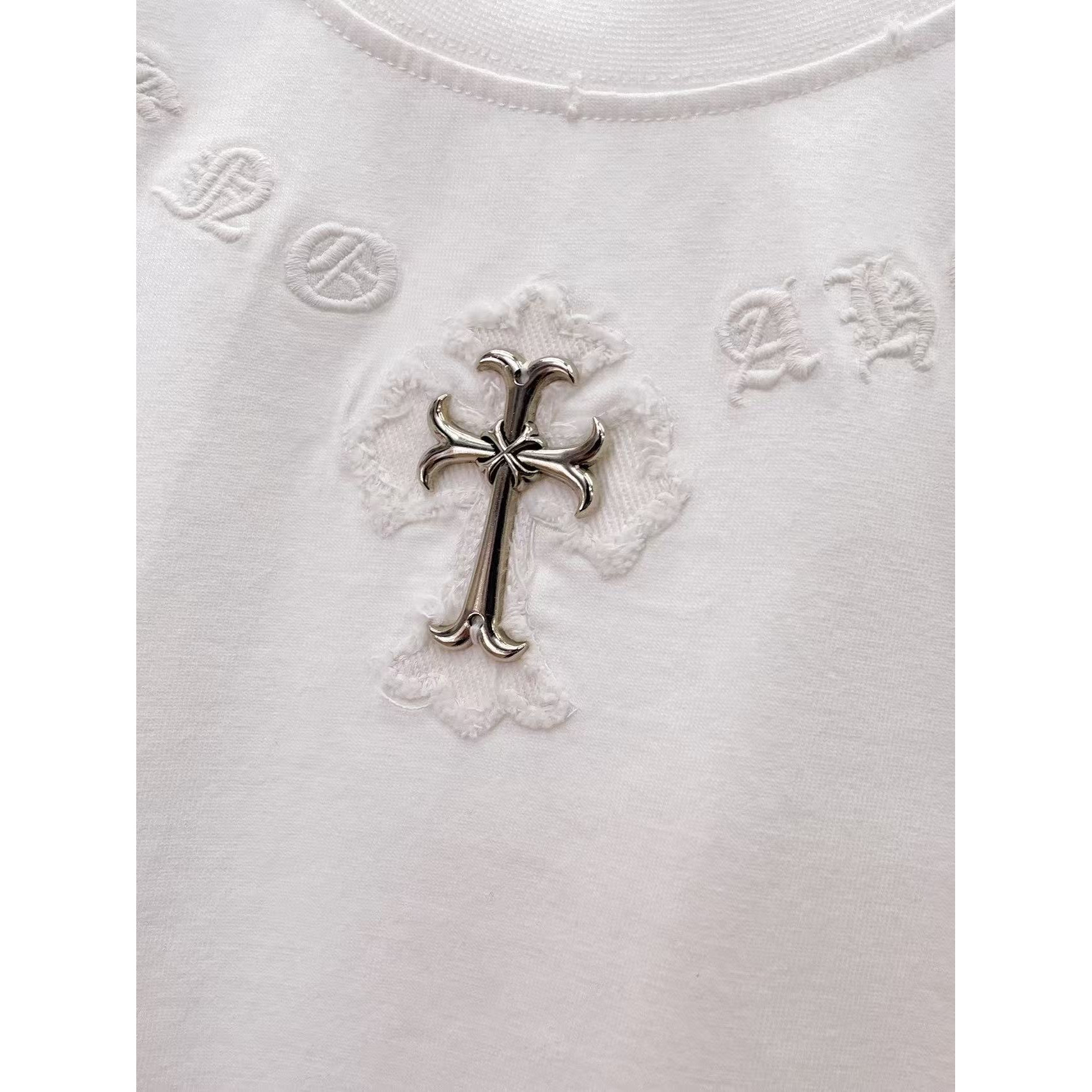 <p>CHROME HEARTS 专柜新款短袖T恤(白)</p>