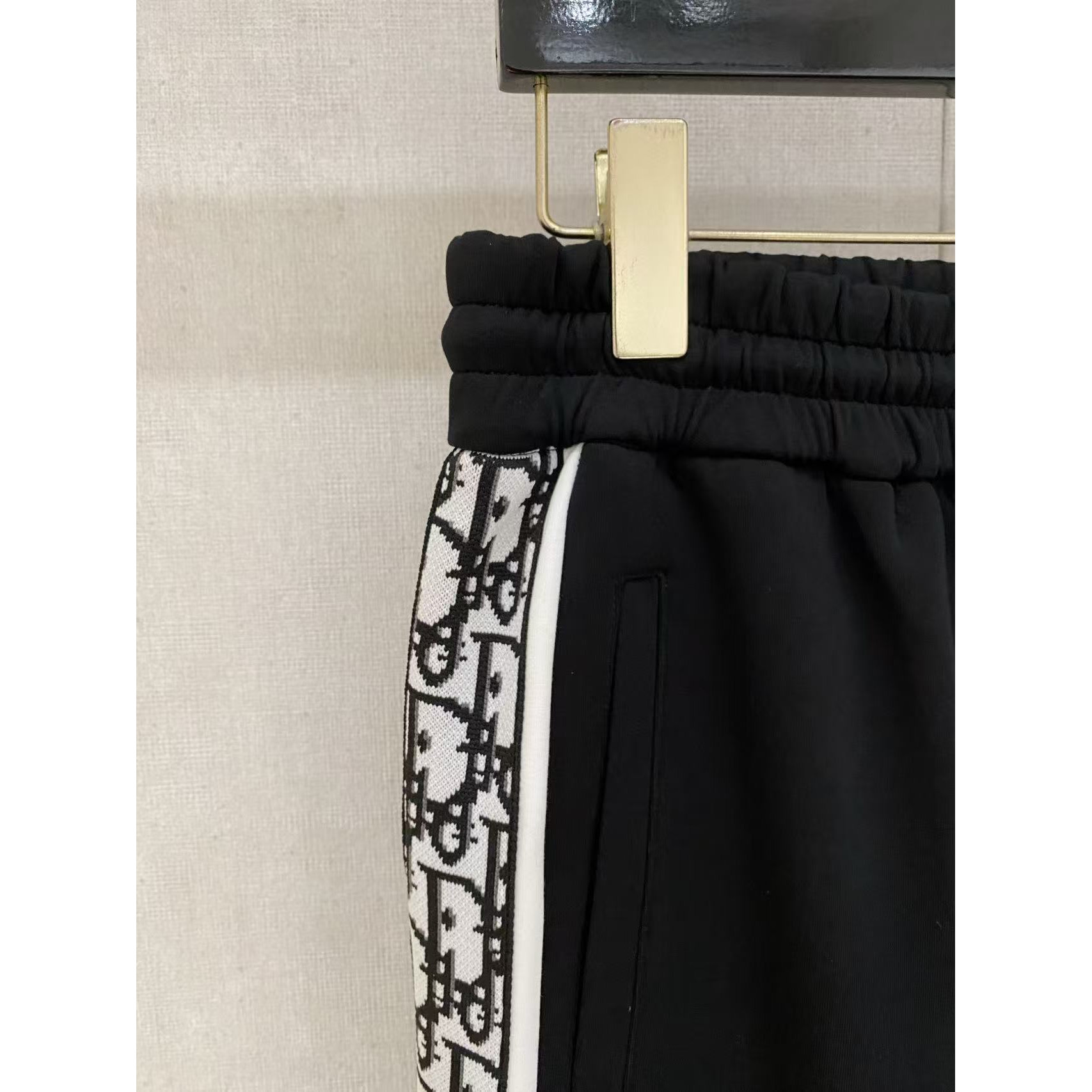<p>DIOR 男士长裤(782445)</p>