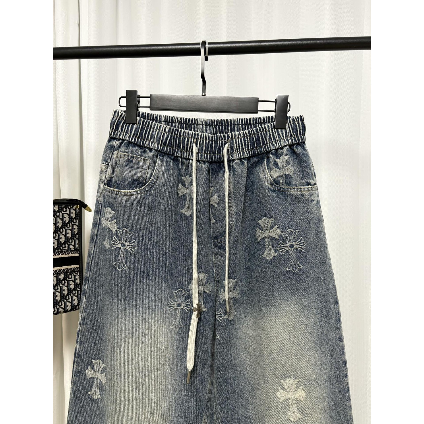 <p>Chrome Hearts 牛仔长裤</p>