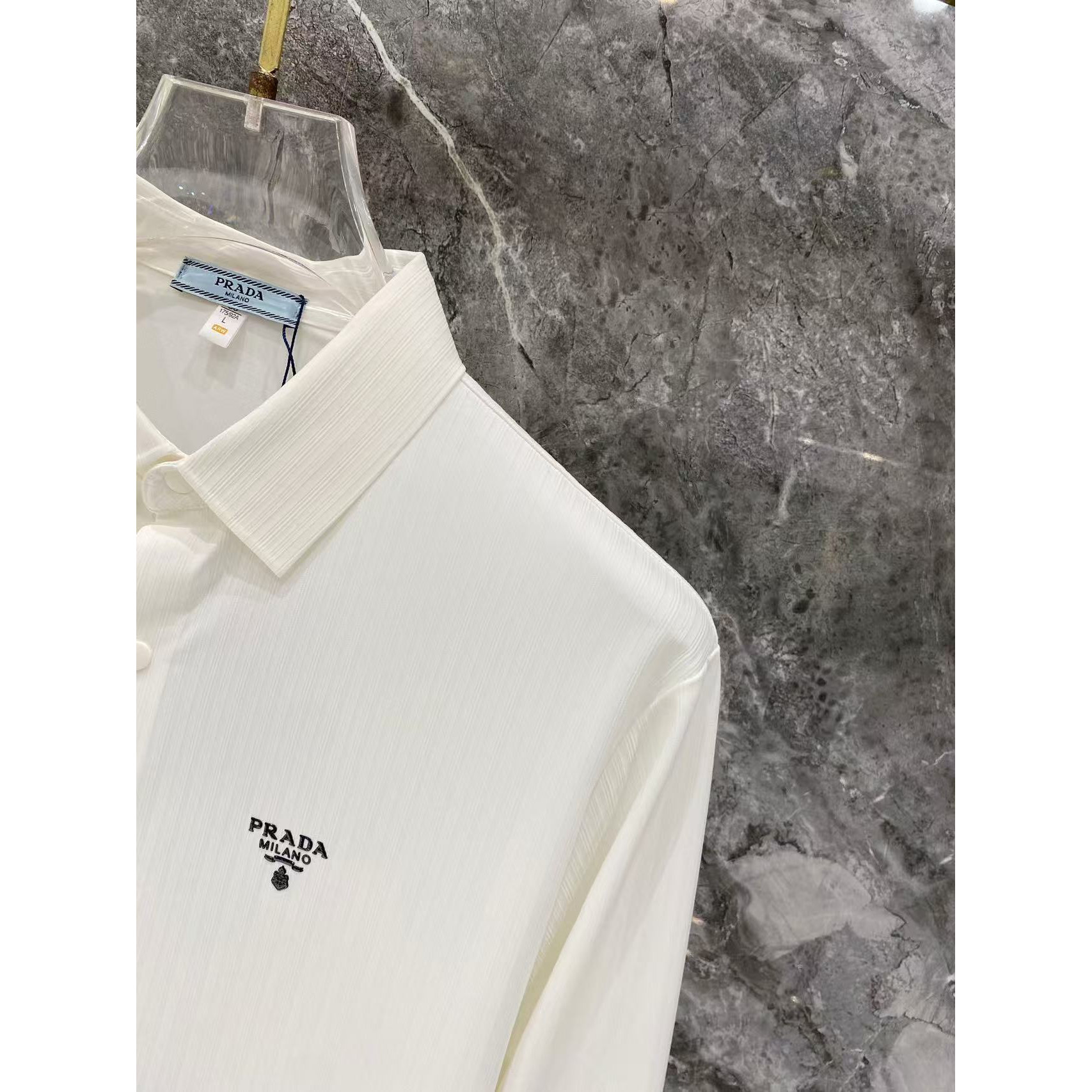 <p>Prada 秋冬长袖Polo(783004)</p>