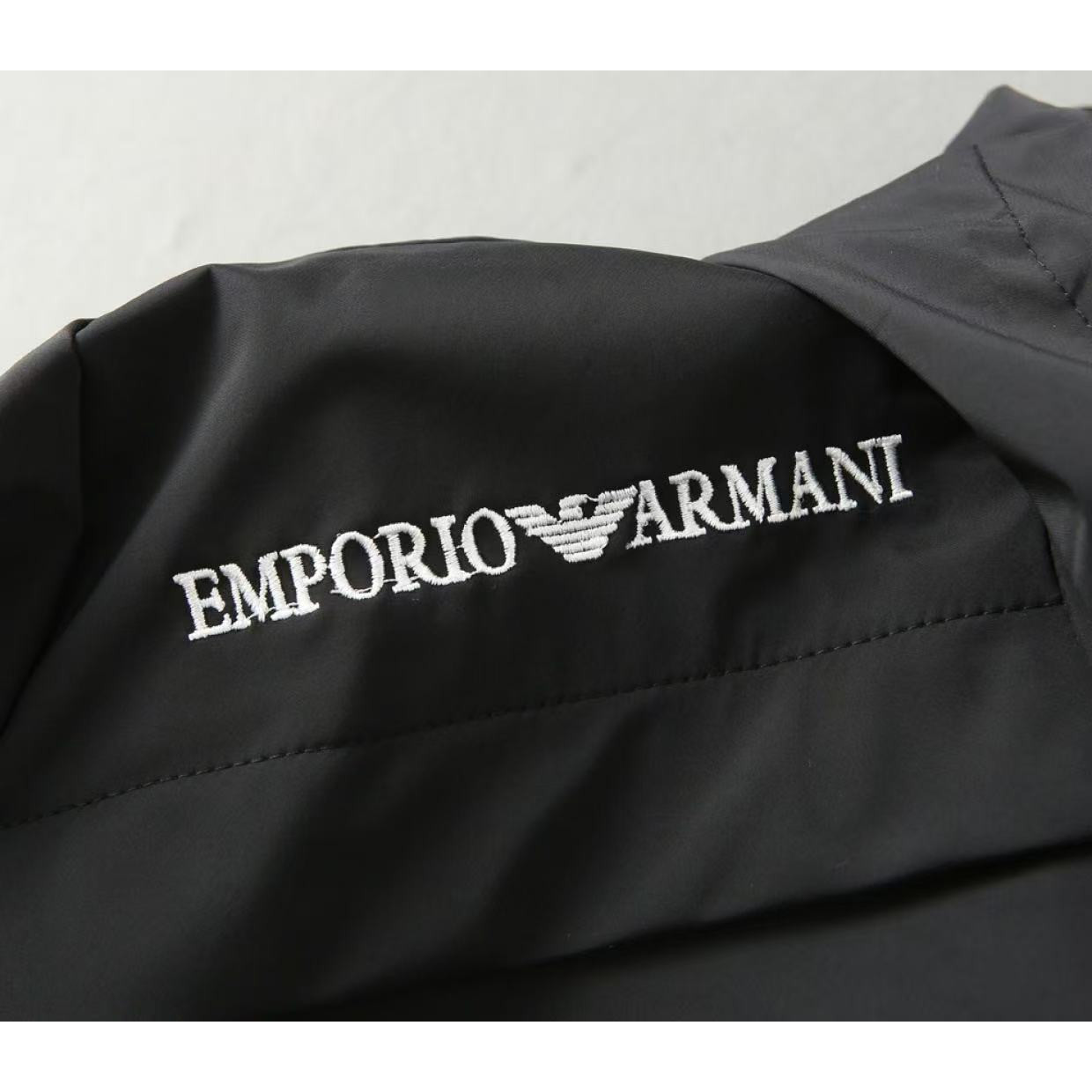 <p>Giorgio_Armani 男士夹克外套(800806)</p>