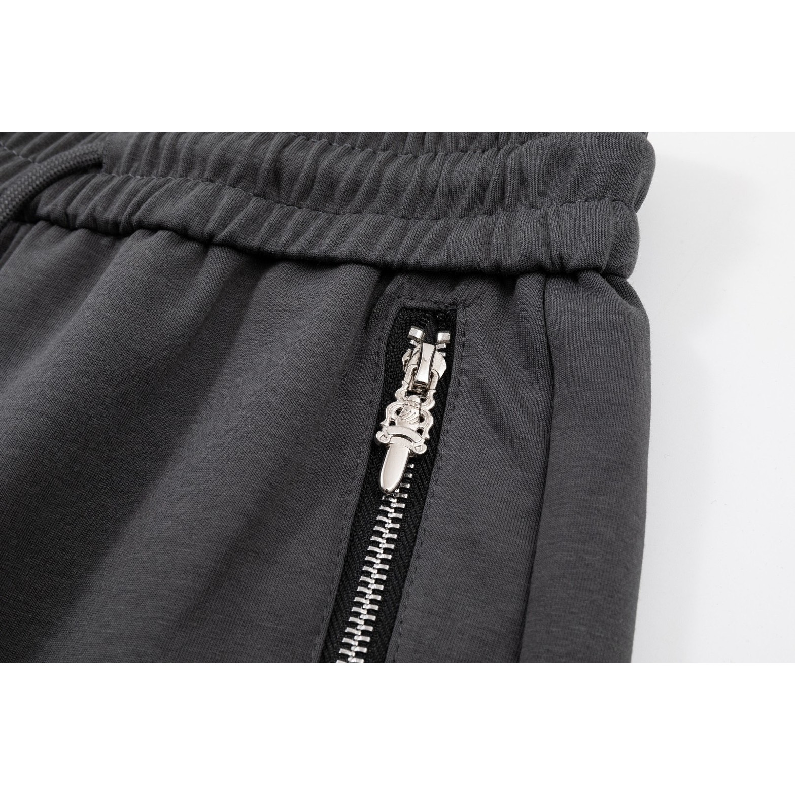 <p>CHROME HEARTS 休闲短裤(灰)</p>