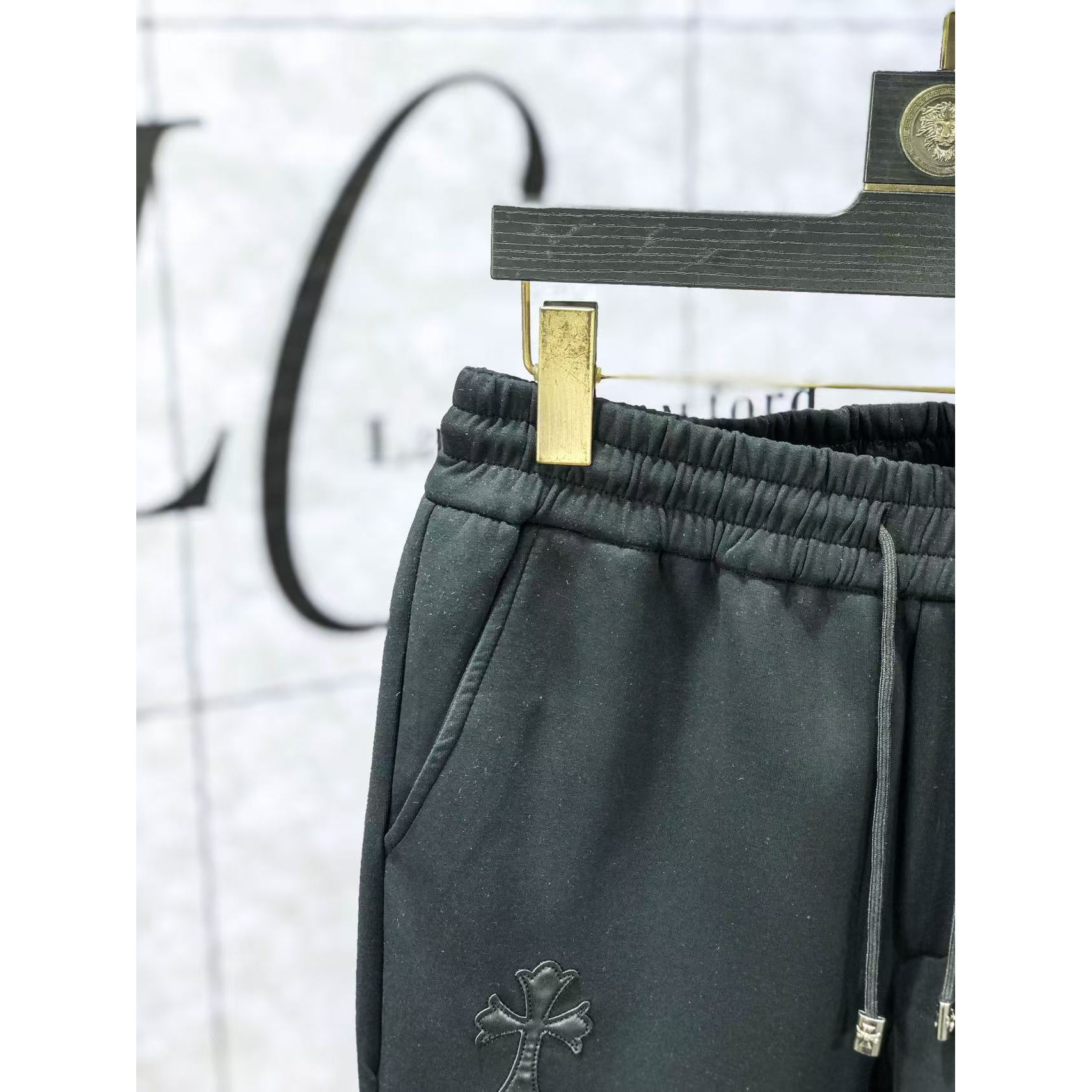 <p>CHROME HEARTS 高品质时尚休闲裤(782963)</p>