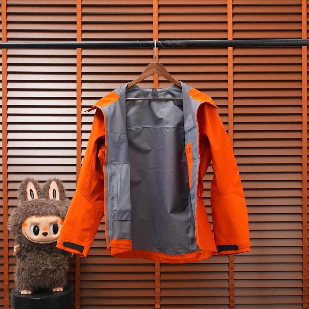 <p>ARC'TERYX &nbsp;BETA SV JACKET 增强防水防风连帽硬壳外套(橙色)&nbsp;</p>