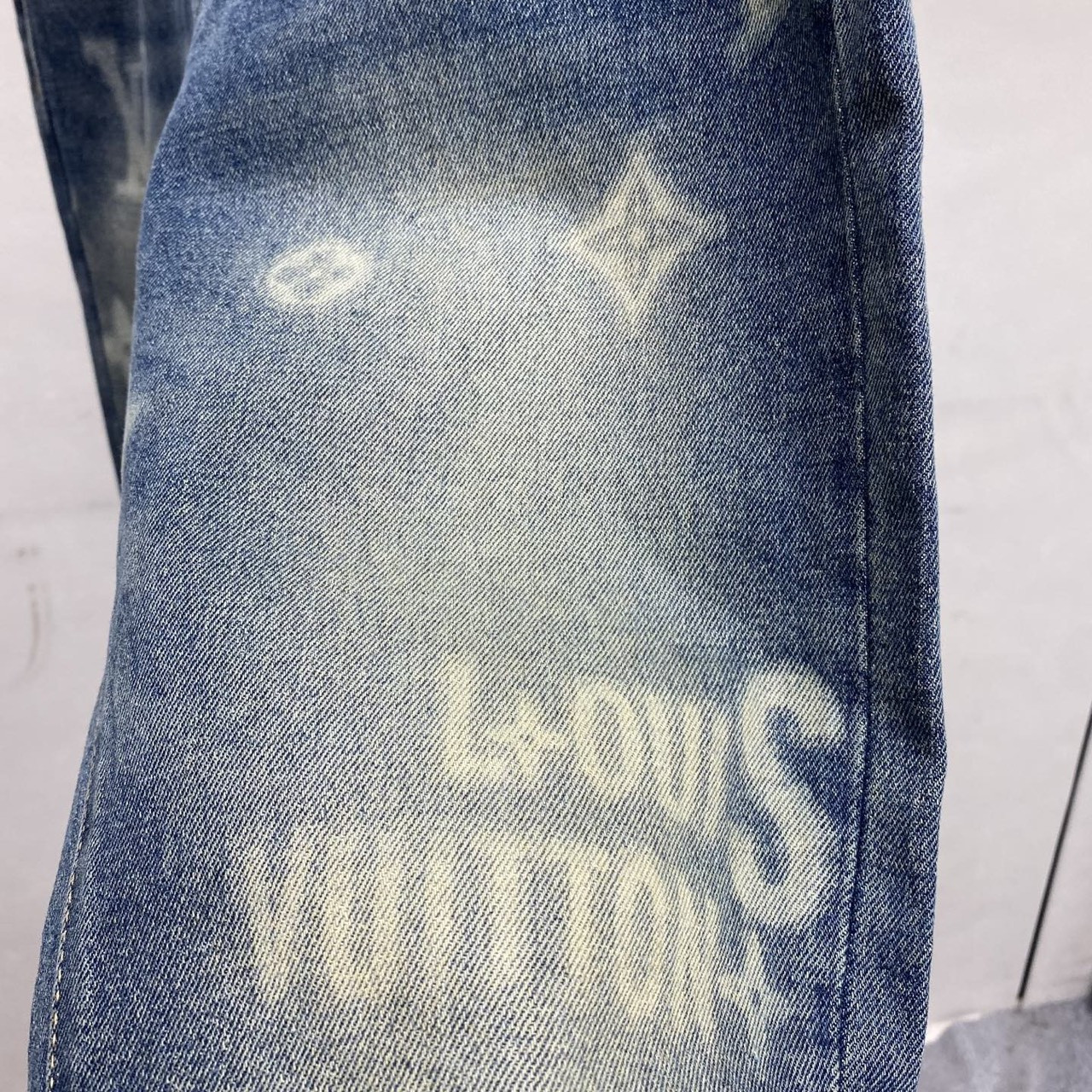 <p>LV 丹宁水洗牛仔褲</p>