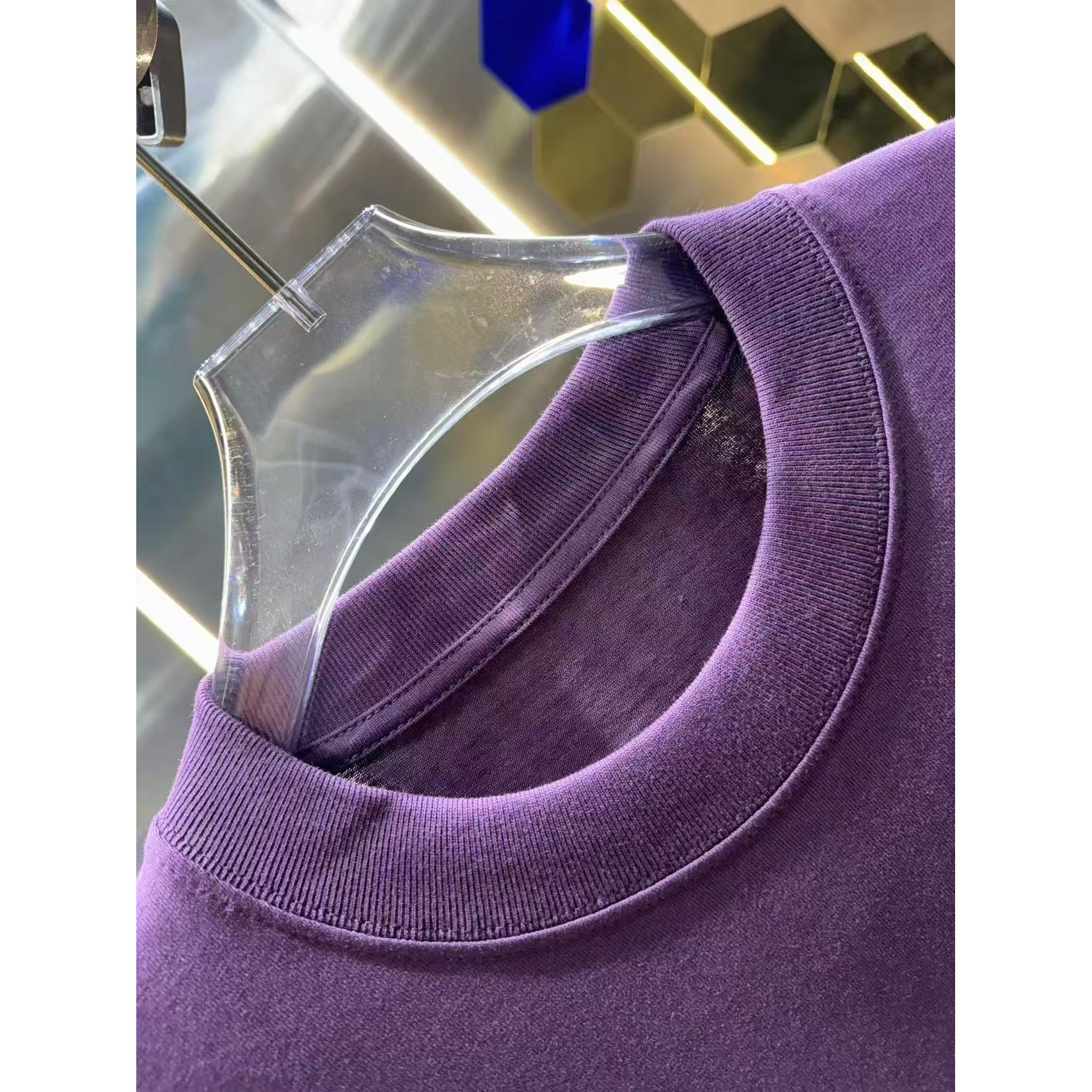 <p>DIOR&nbsp;圆领短袖T恤(紫)</p>