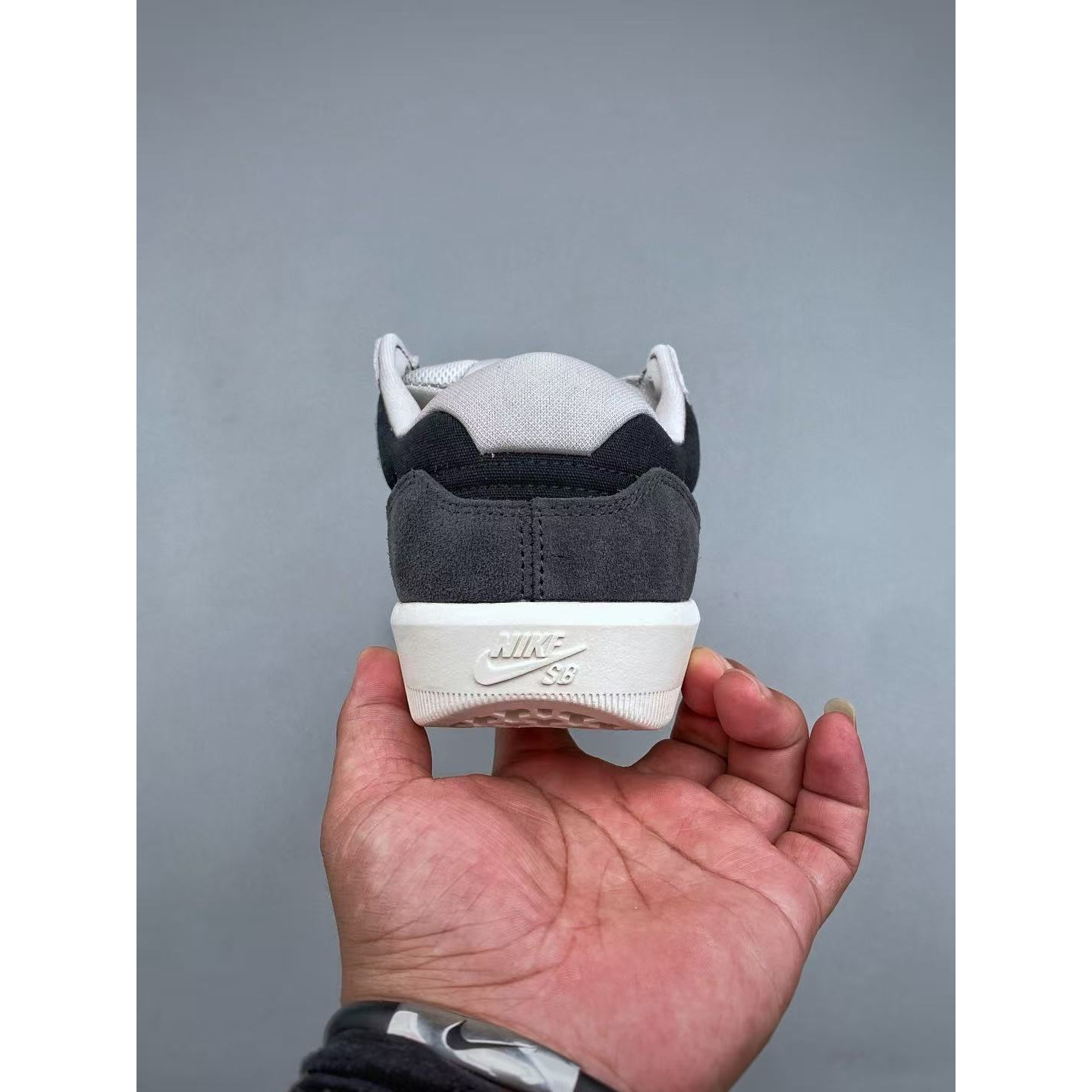 <p>NIKE SB FORCE 58 PRML 简版复古滑板鞋&nbsp;</p>
