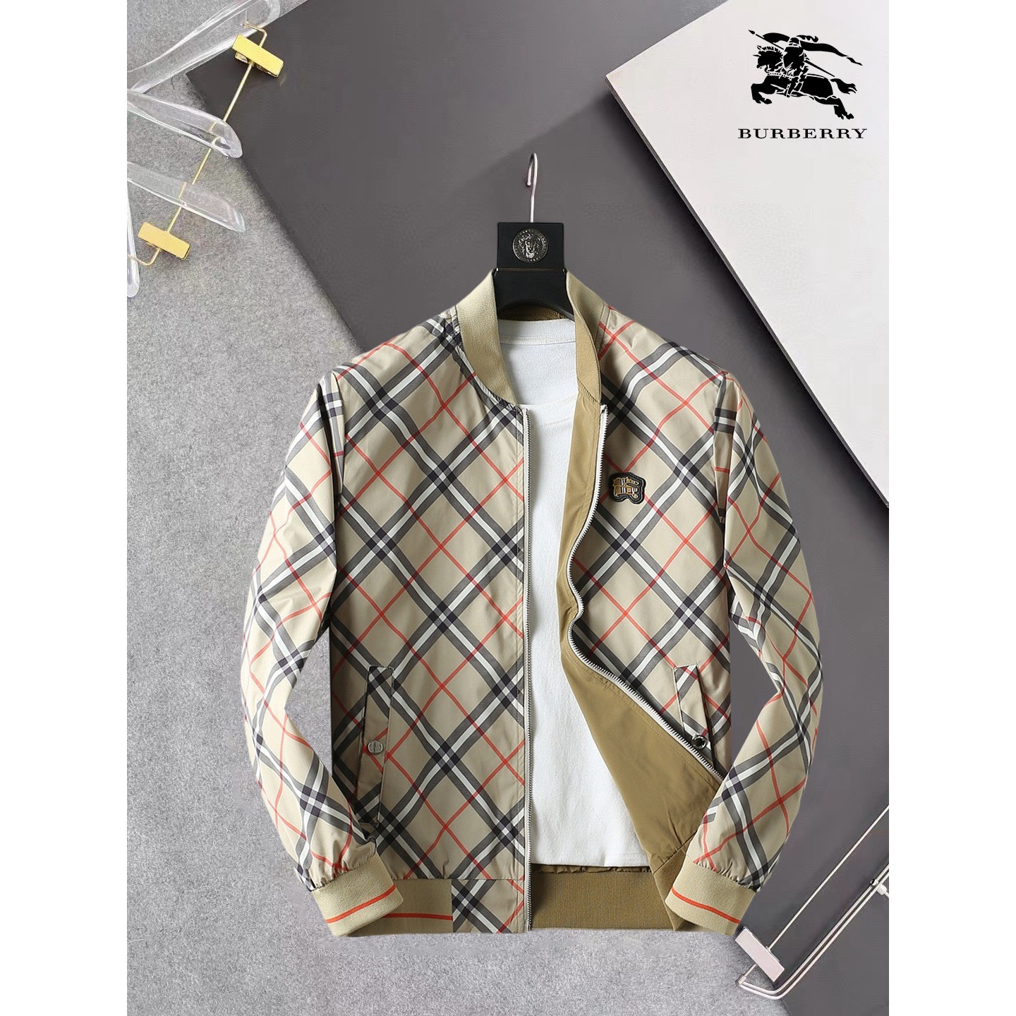 <p>BURBERRY 夹克外套(时尚设计师款)</p>