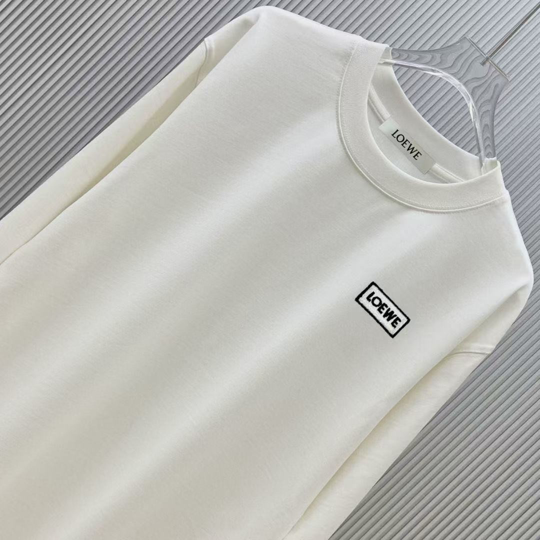 <p>LOEWE 长袖卫衣T恤(白)</p>