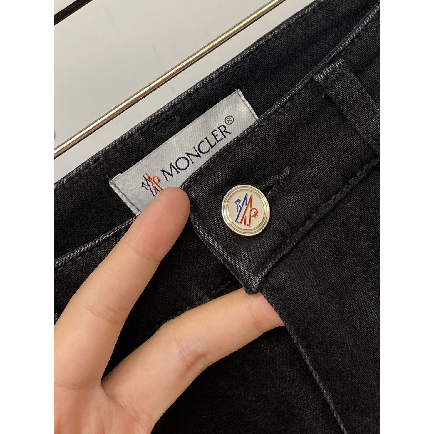 <p>MONCLER 休闲牛仔裤</p>