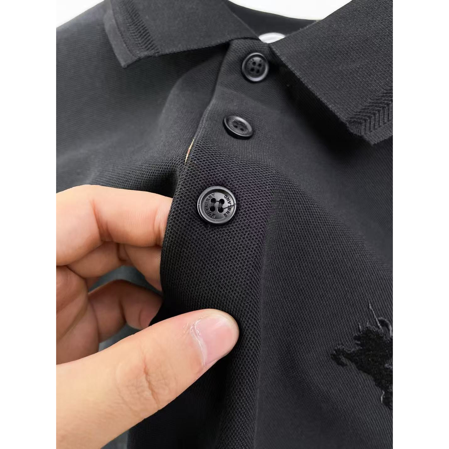 <p>BURBERRY 长袖Polo衫(黑)</p>