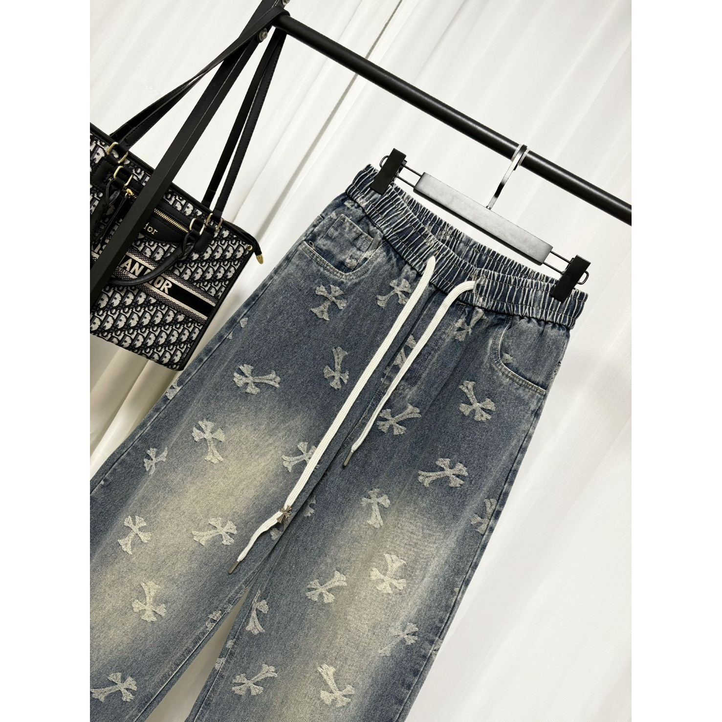 <p>Chrome Hearts 牛仔长裤</p>