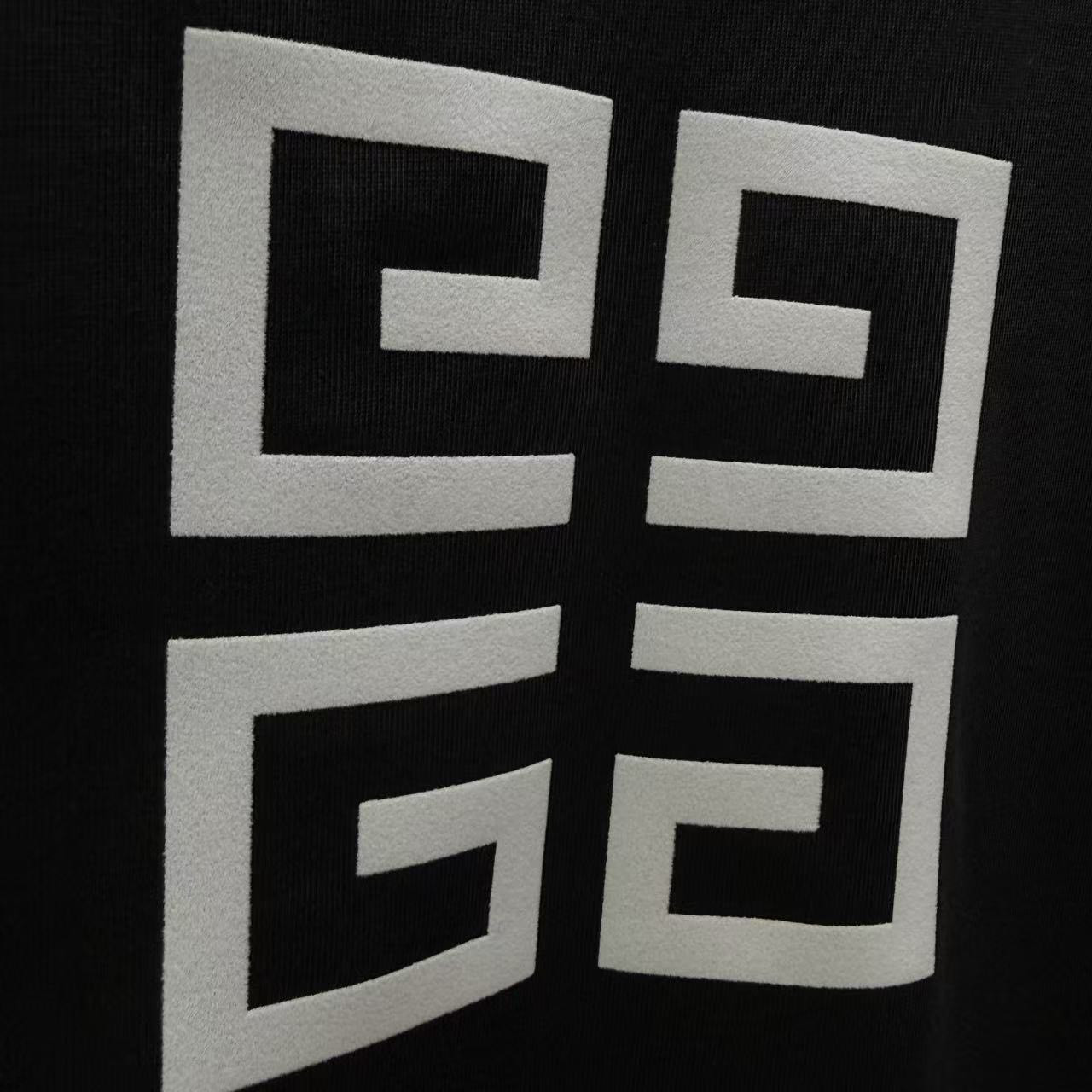 <p>Givenchy 短袖T恤(黑)</p>