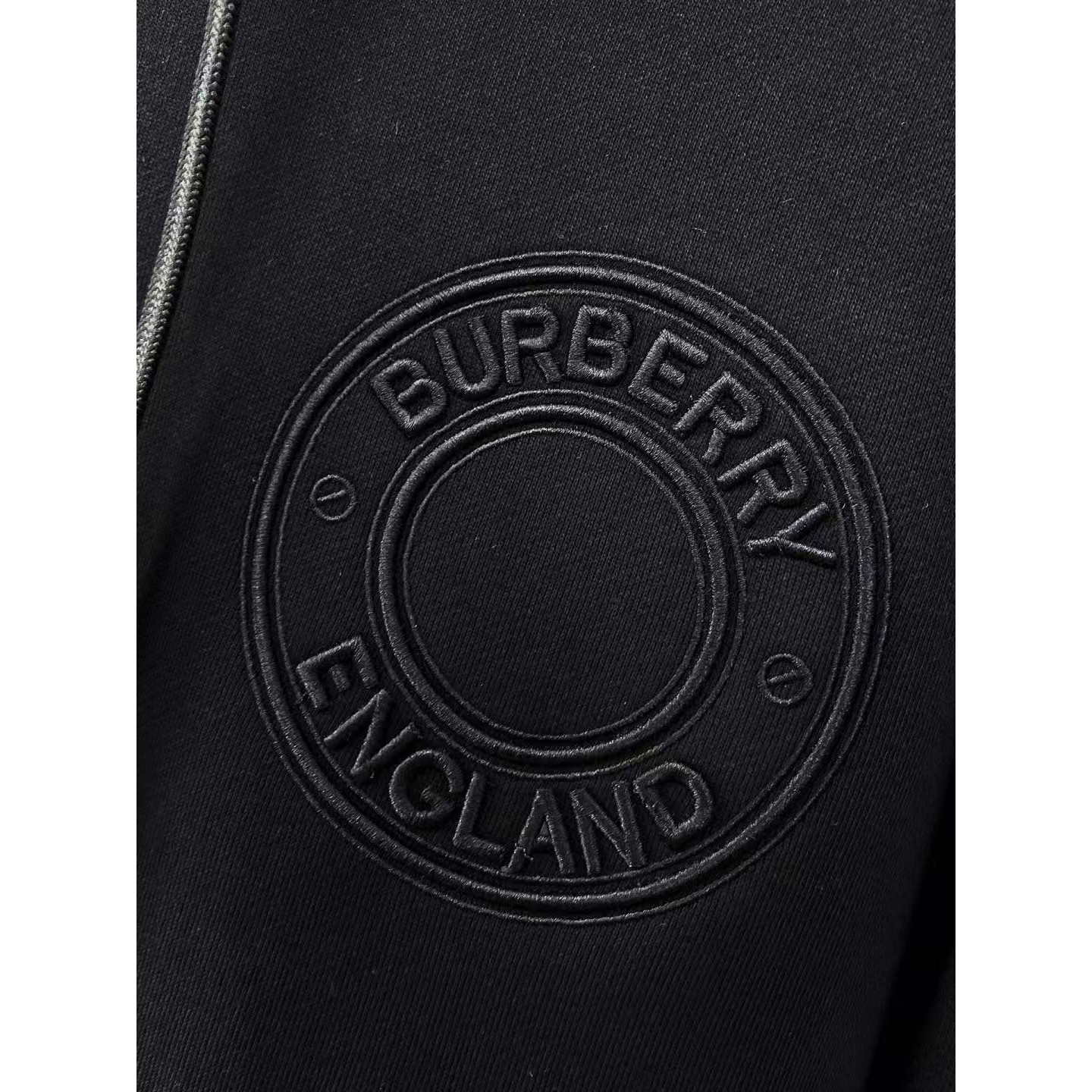 <p>BURBERRY 连帽卫衣(黑)</p>