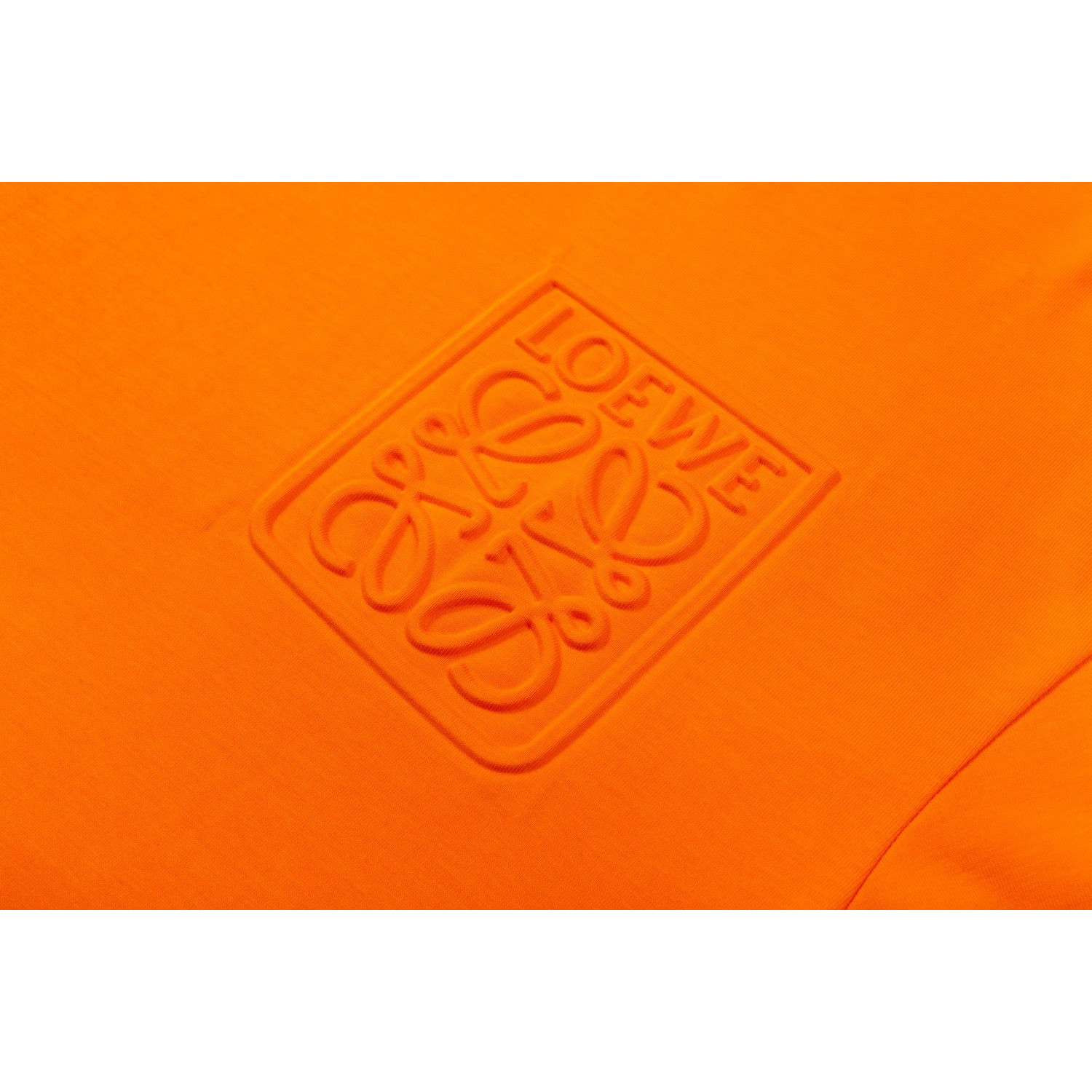 <p>&nbsp;LOEWE &nbsp;logo压花短袖T恤(橙)</p>