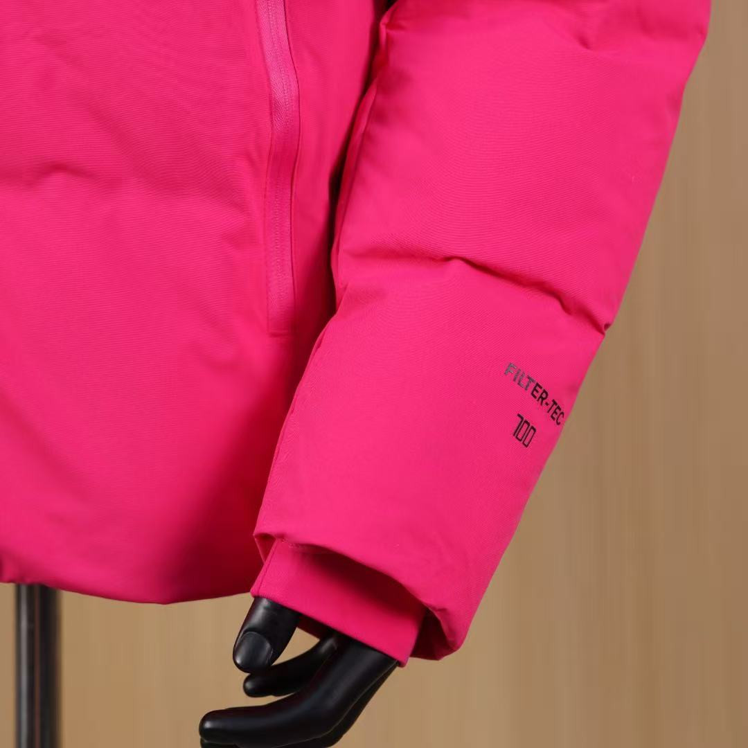 <p>KAILAS 达古冬季户外抗寒加厚登山防风服(粉)</p>