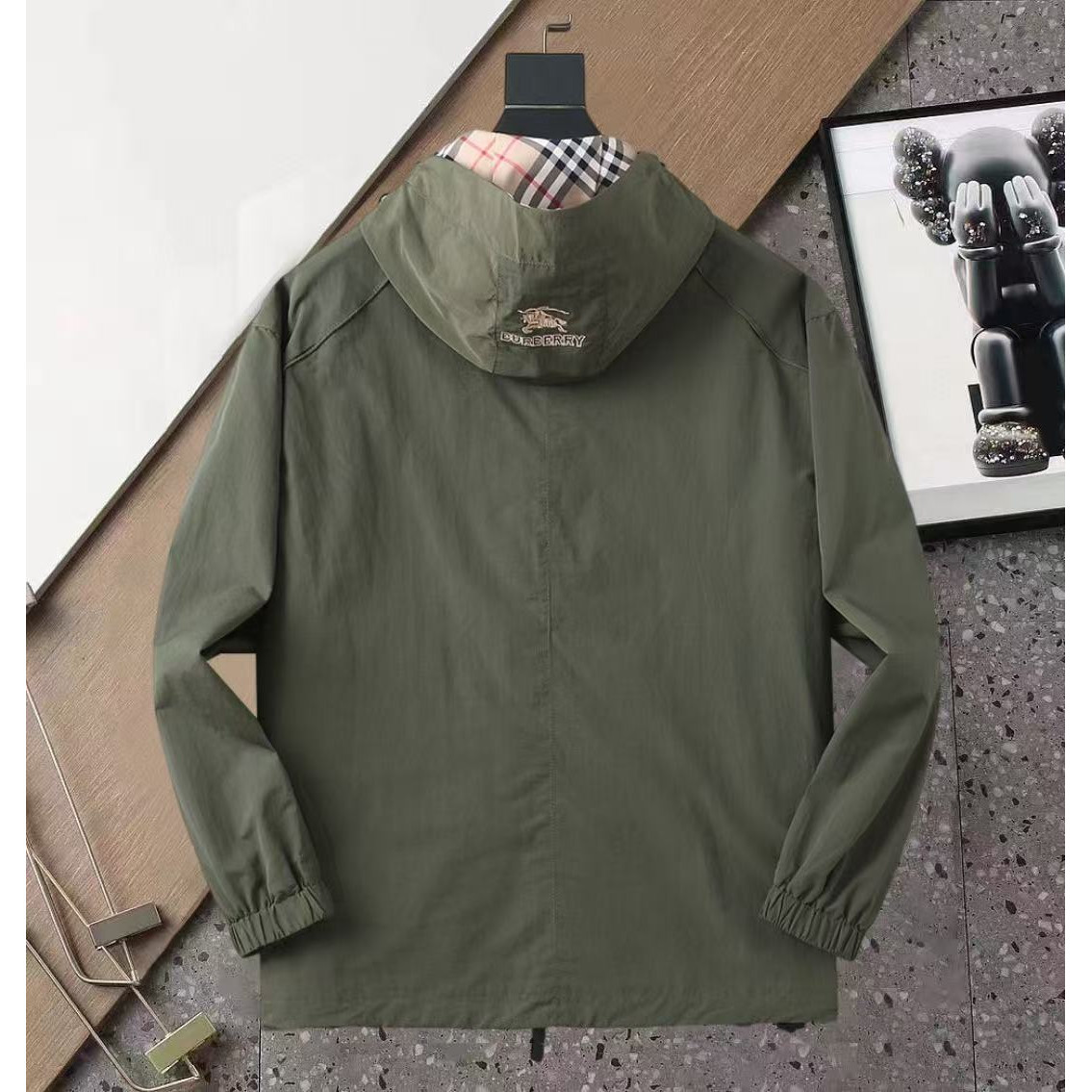 <p>BURBERRY&nbsp;男士夹克外套(綠)</p>