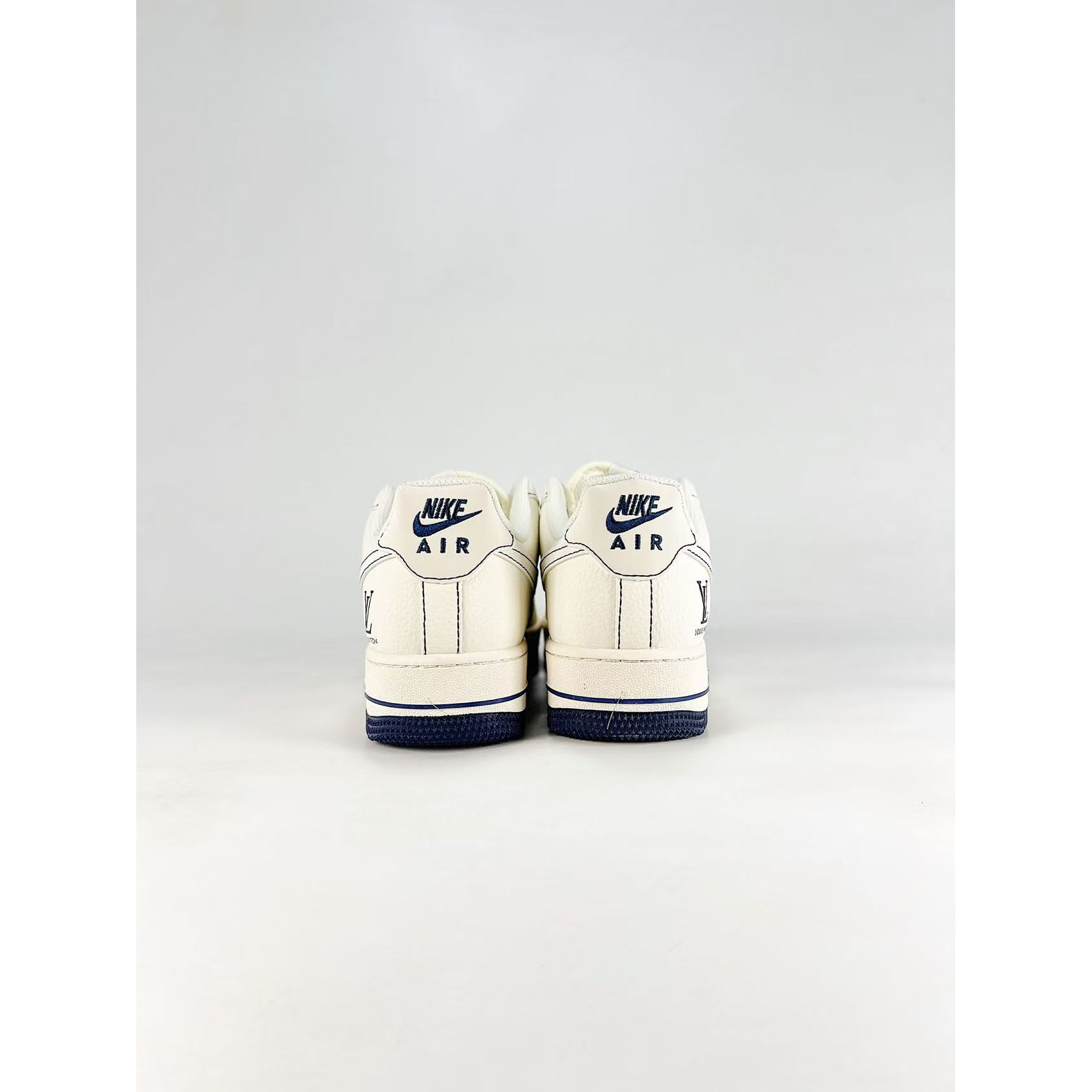 <p>Nike Air Force1 07 low (白)</p>