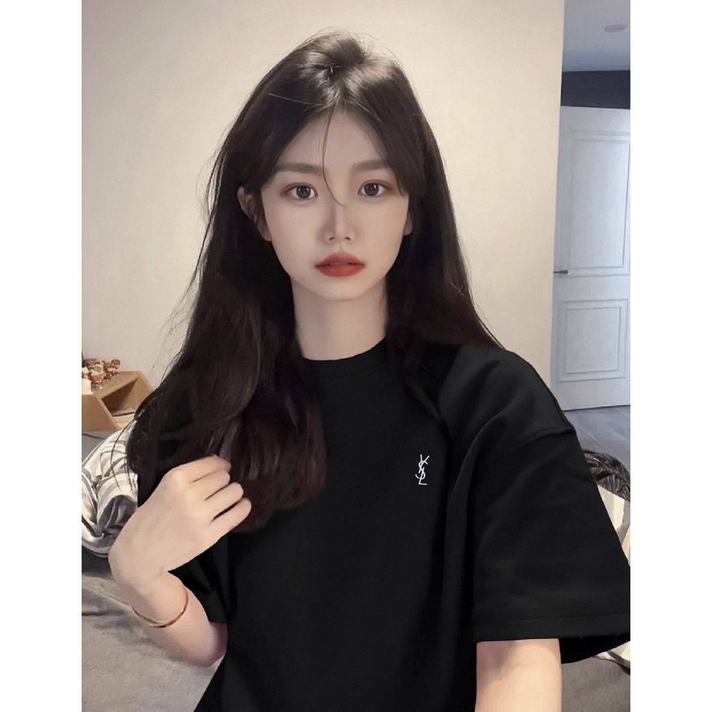 <p>YSL 小logo刺绣短袖T恤(黑)</p>