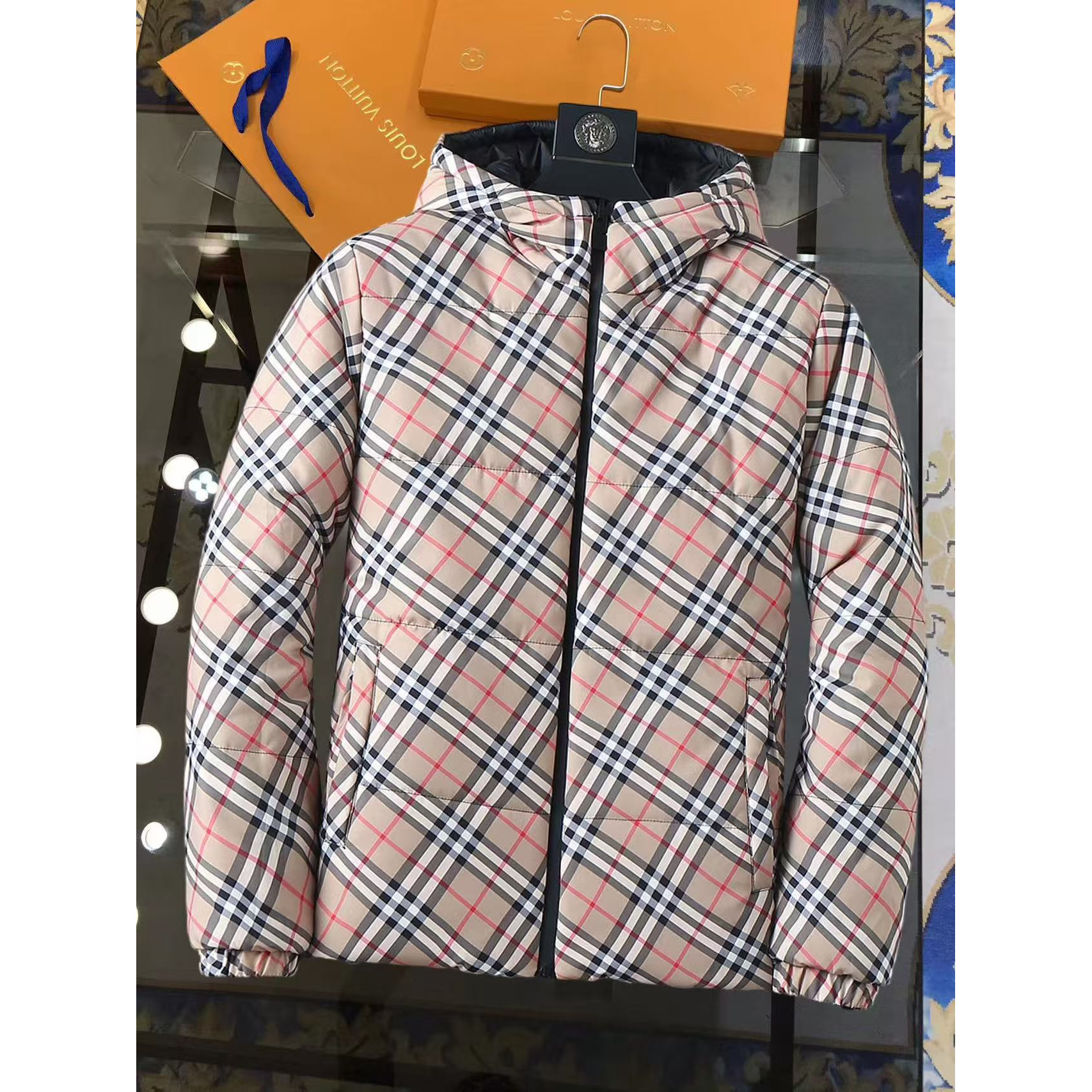<p>BURBERRY 加厚棉服外套(黑)</p>