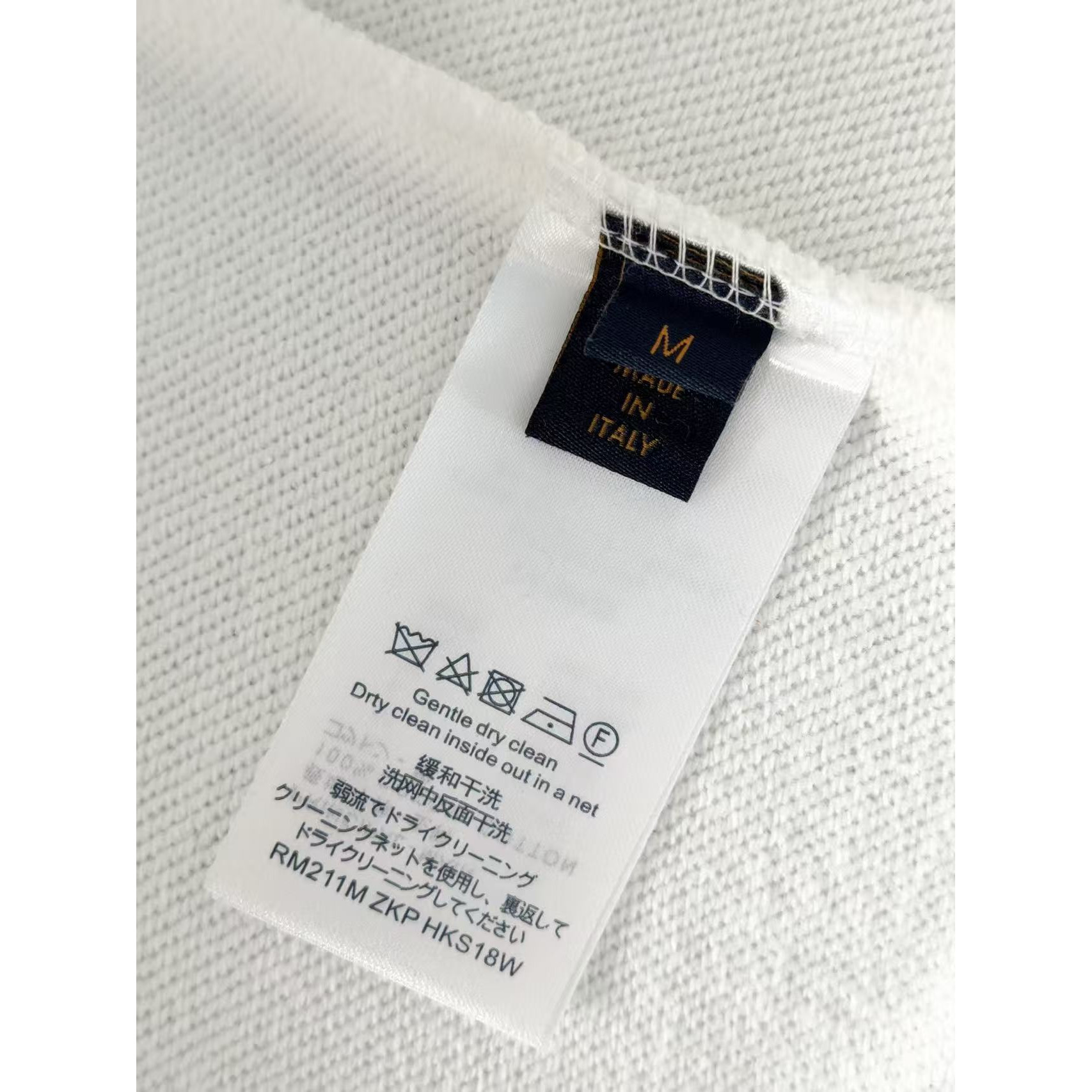 <p>LV 刺绣圆领卫衣(白)</p>