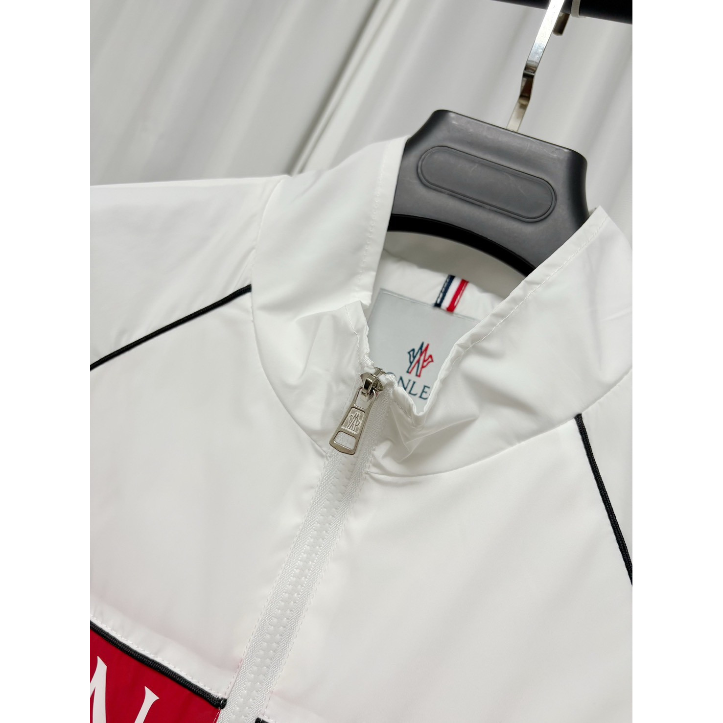 <p>Moncler 夹克外套</p>
