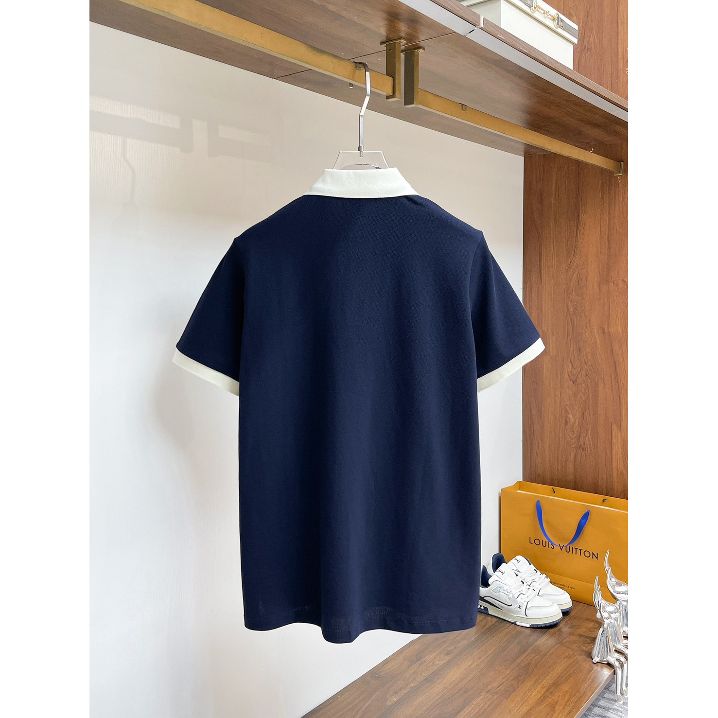 <p>LOEWE&nbsp;短袖翻领polo衫(藏青)</p>