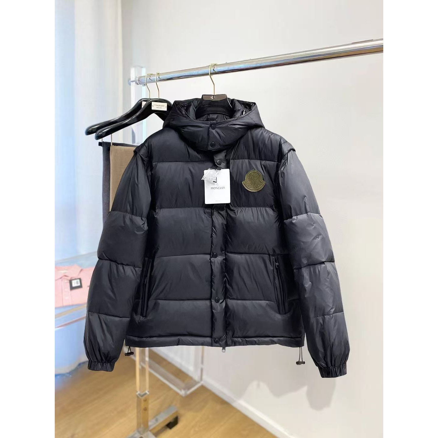 <p>MONCLER 秋冬新款羽绒服(黑)</p>