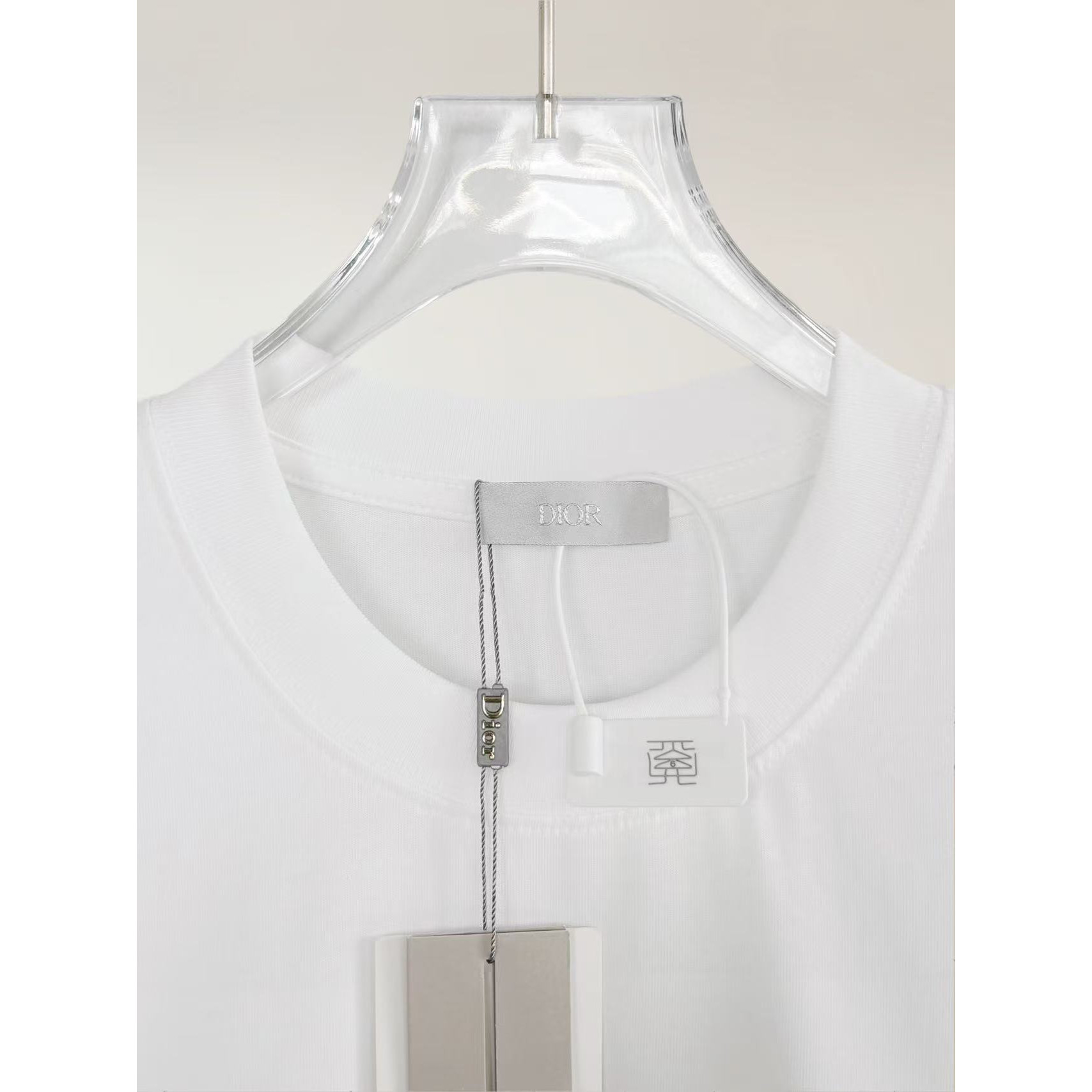 <p>DIOR&nbsp;短袖t恤(黑)</p>